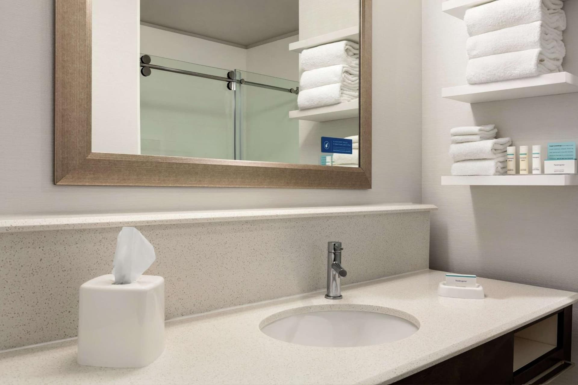 Hampton Inn & Suites Minooka gallery photo in Channahon, IL — image 26