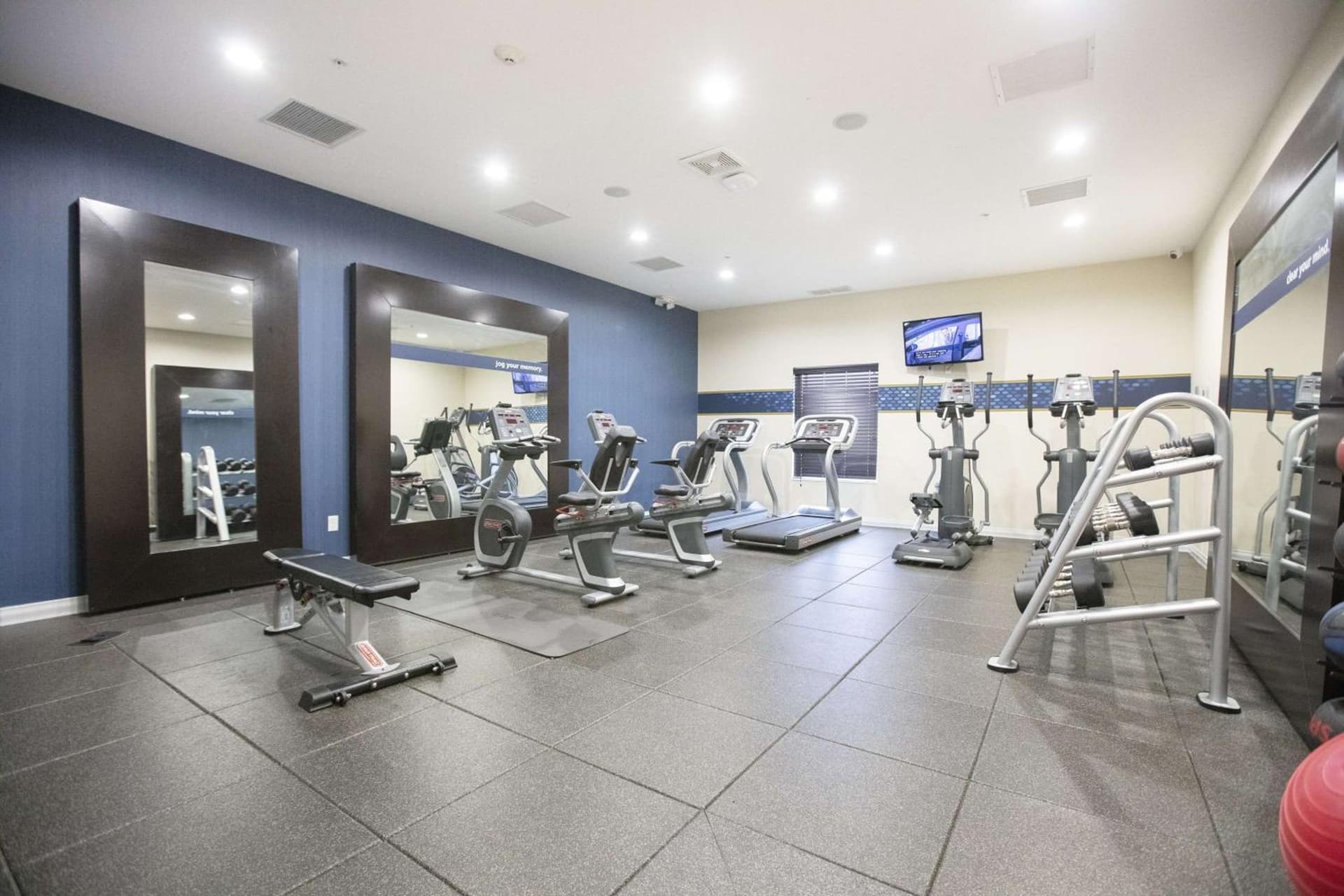 Hampton Inn Toledo Oregon gallery photo in Oregon, OH — image 15