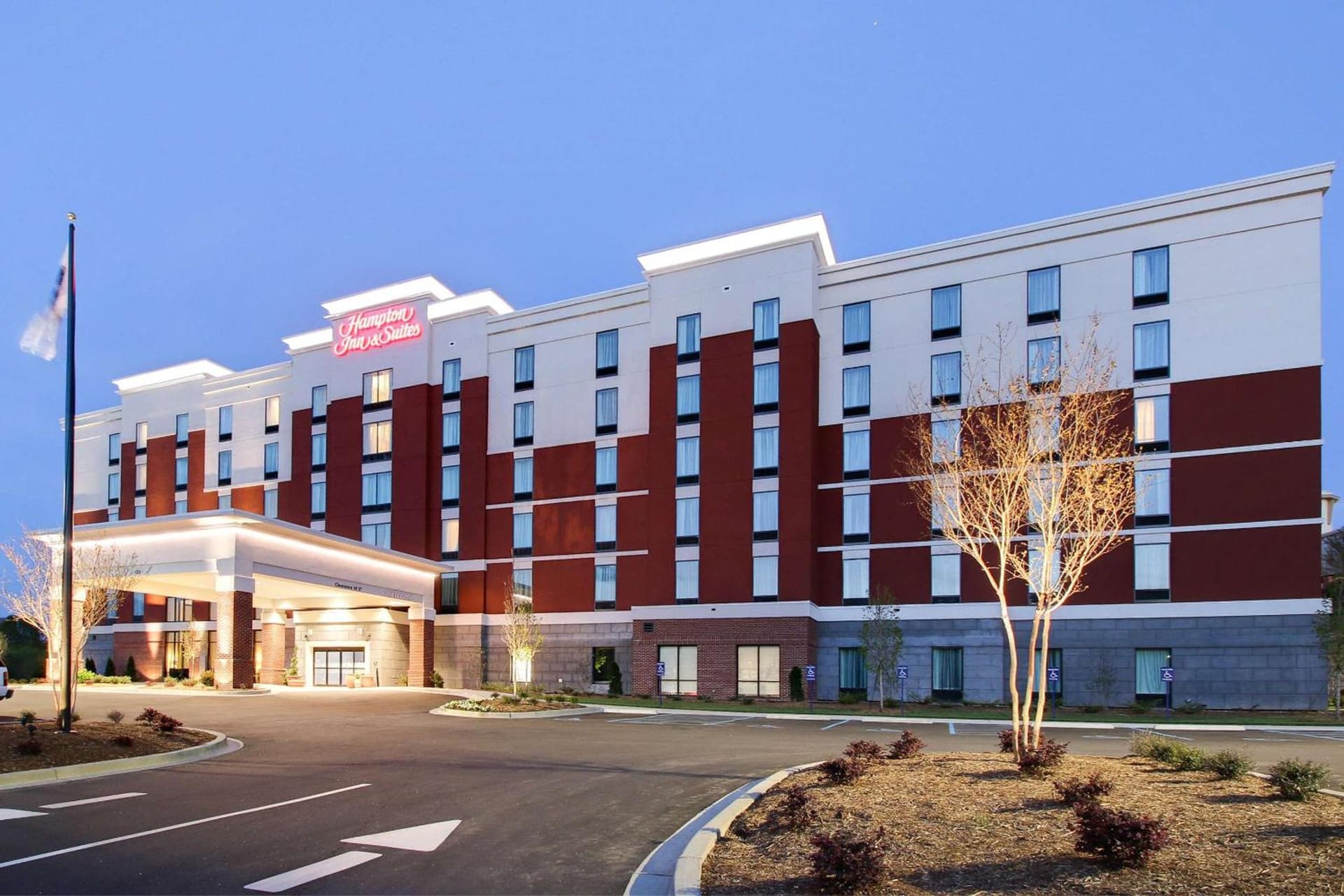 Hampton Inn & Suites Greenville Airport interior in Greenville, SC — gallery photo 2