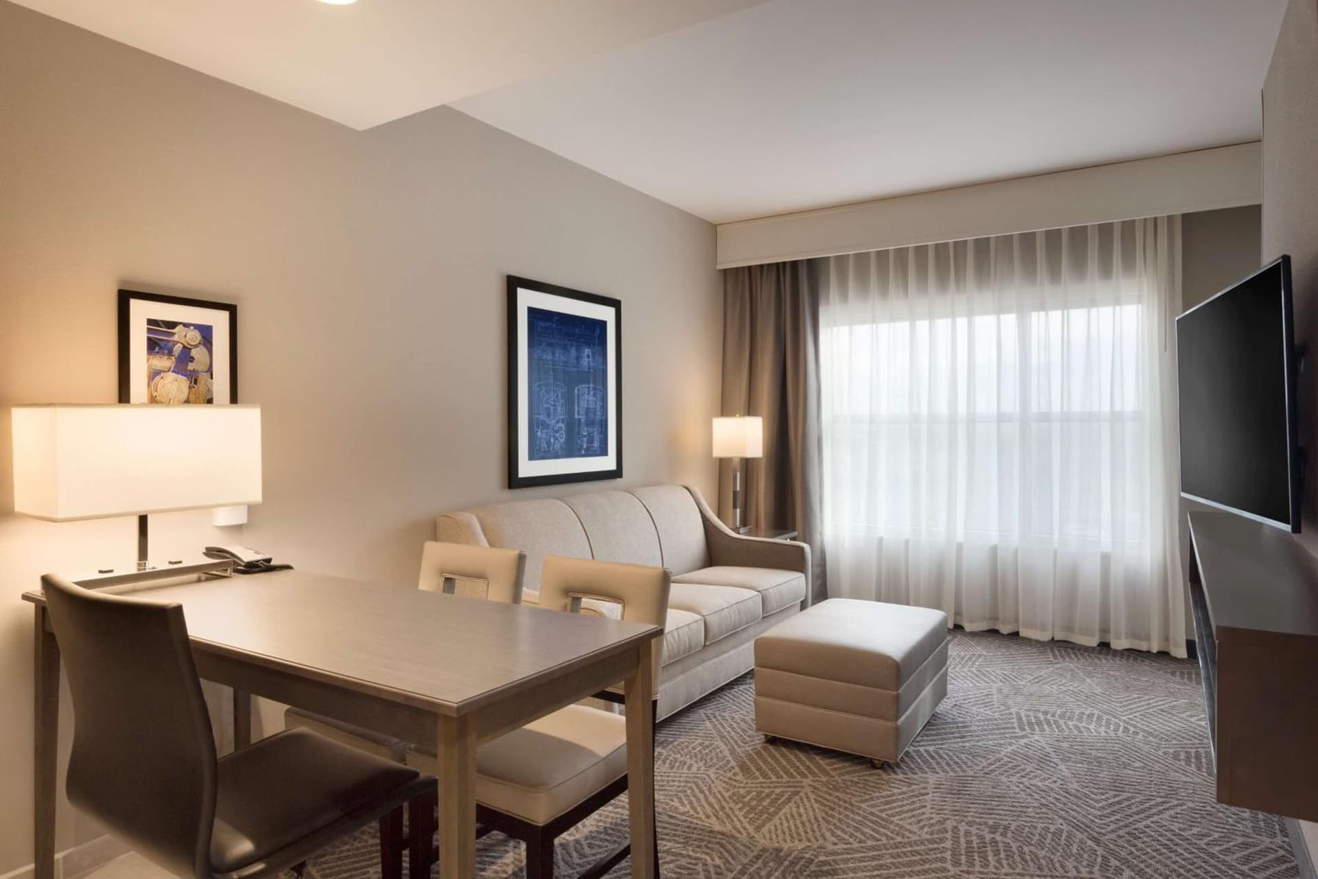 Embassy Suites by Hilton Kansas City Olathe gallery photo in Olathe, KS — image 4