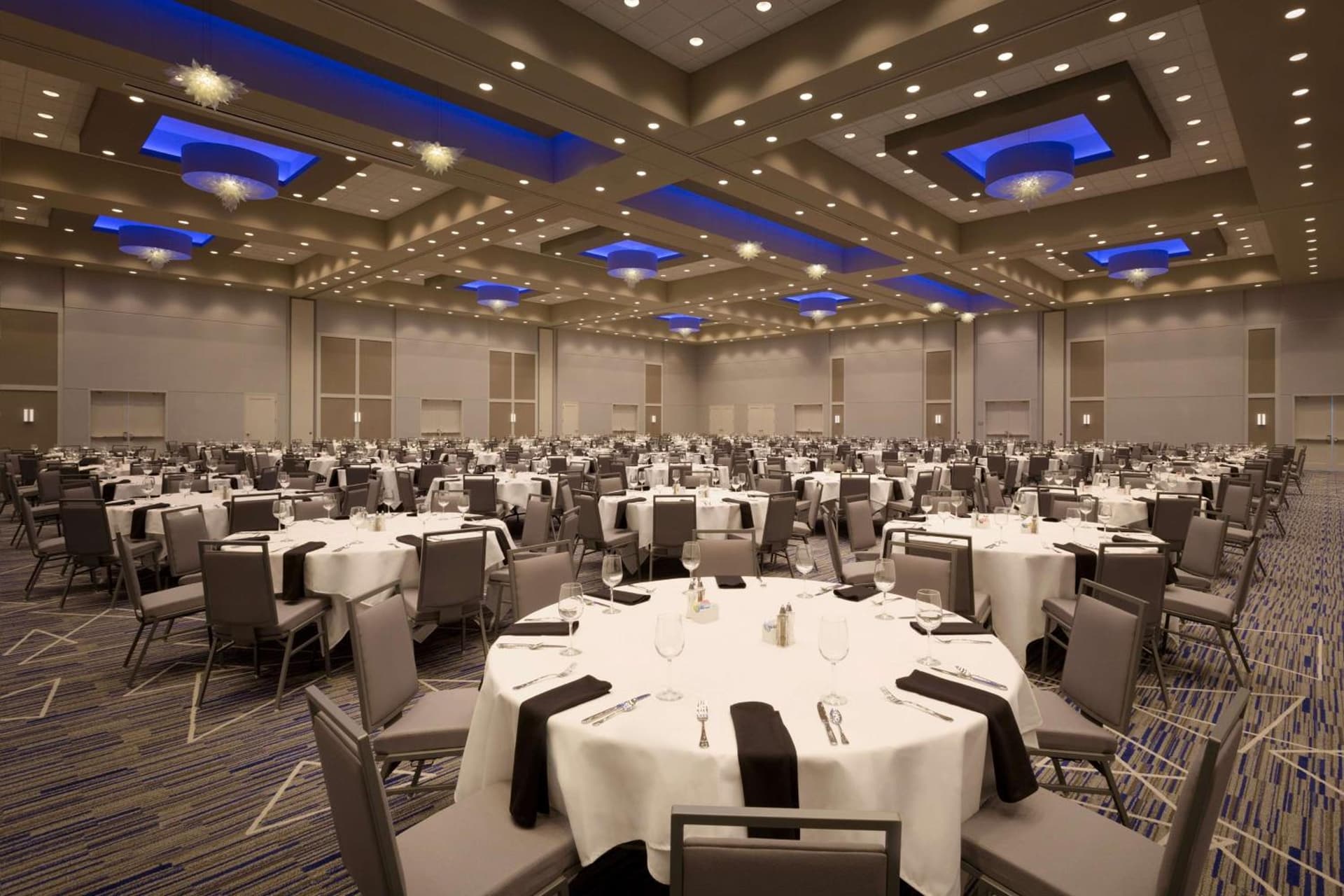 Embassy Suites by Hilton Kansas City Olathe gallery photo in Olathe, KS — image 13