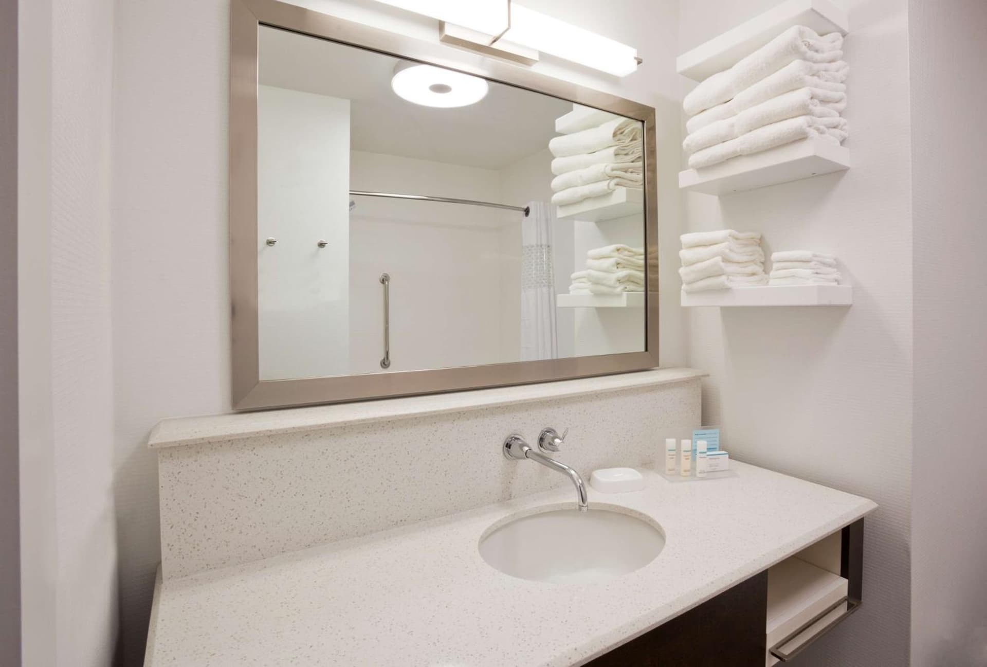 Hampton Inn & Suites Sioux City South, IA gallery photo in Sioux City, IA — image 20