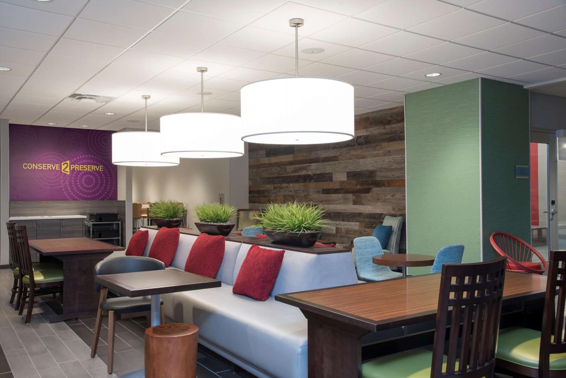 Home2 Suites by Hilton Indianapolis Downtown Indianapolis interior in Indianapolis, IN — gallery photo 2