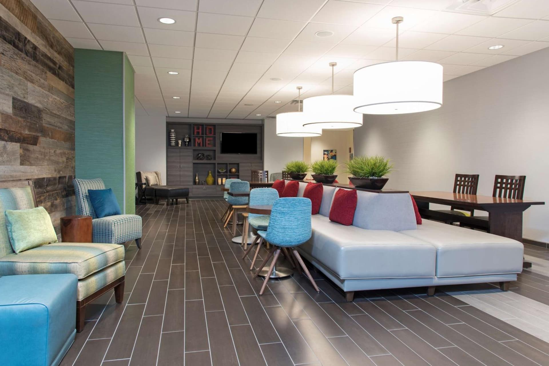 Home2 Suites by Hilton Indianapolis Downtown Indianapolis property views in Indianapolis, IN — gallery photo 3