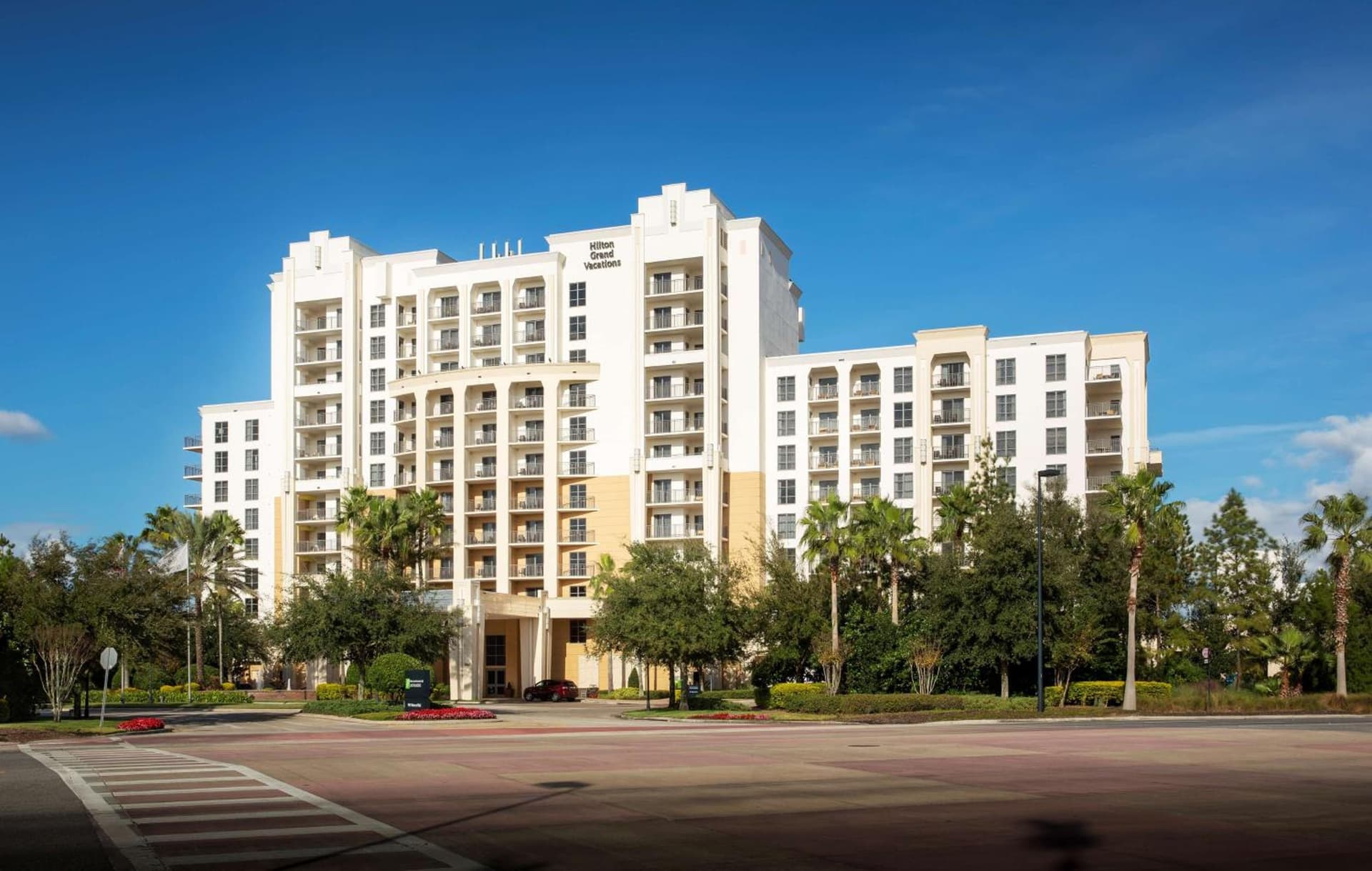 Hilton Grand Vacations Club Las Palmeras Orlando featured exterior or lobby in Orlando, FL — similar hotel