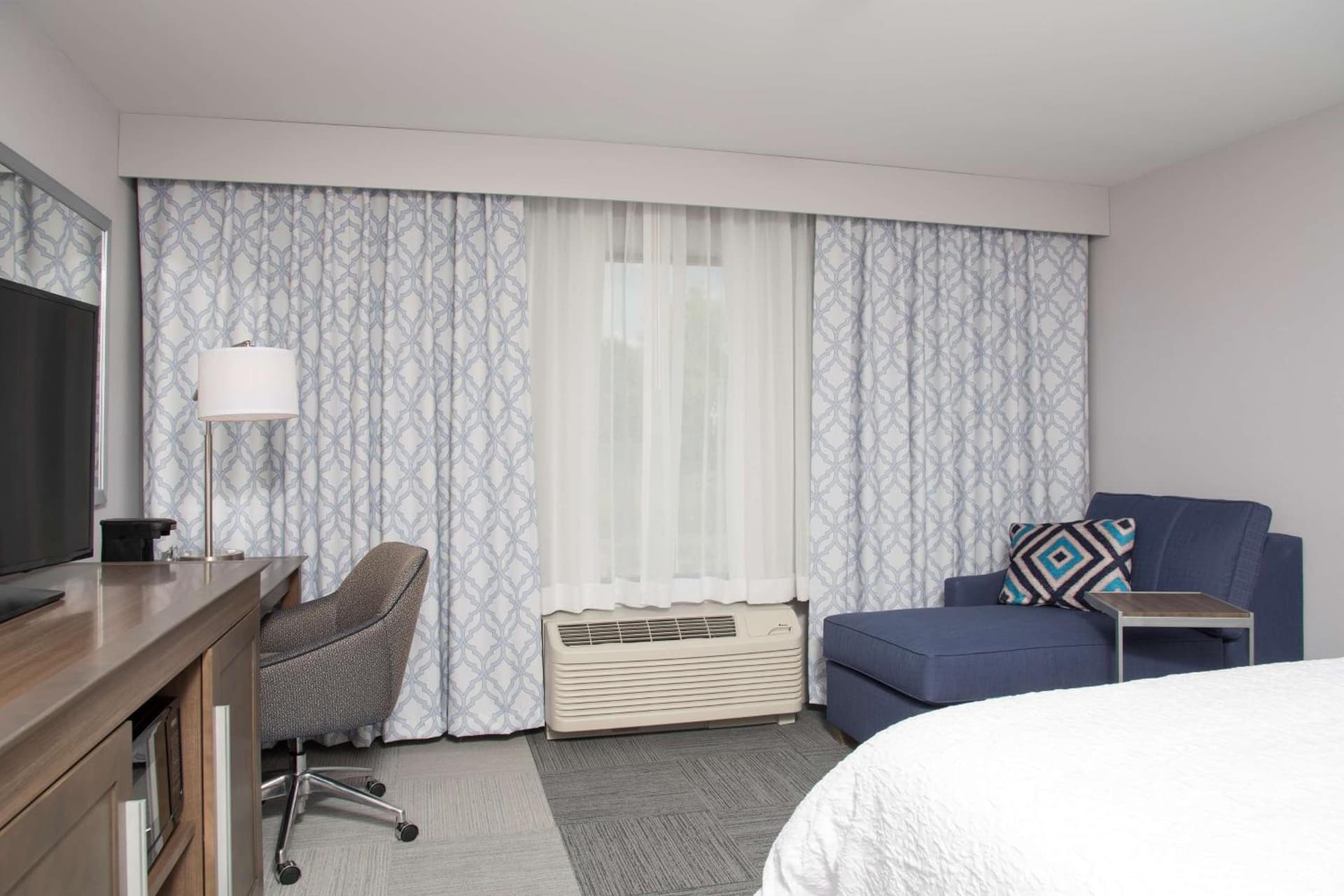 Hampton Inn and Suites Michigan City gallery photo in Michigan City, IN — image 16