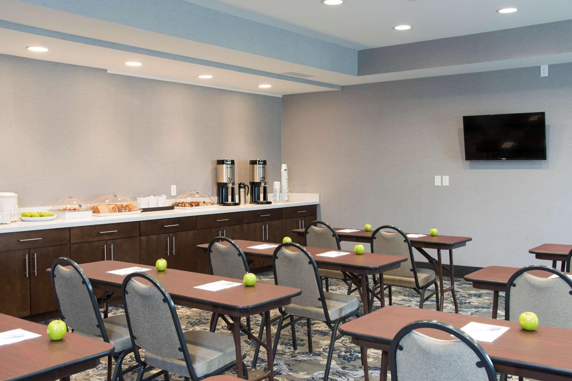 Hampton Inn and Suites Michigan City gallery photo in Michigan City, IN — image 17