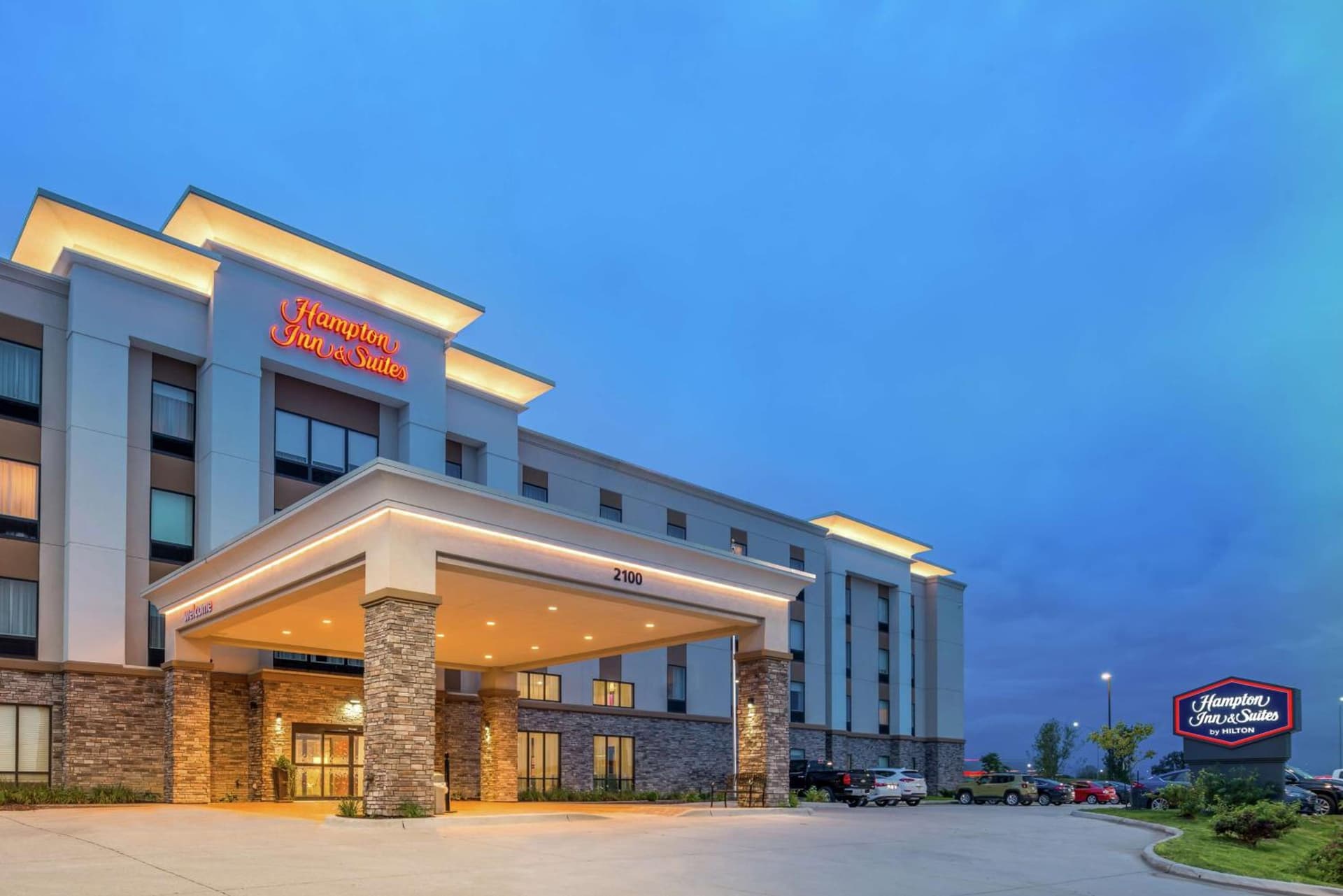 Hampton Inn and Suites Ames, IA featured exterior or lobby in Ames, IA — similar hotel
