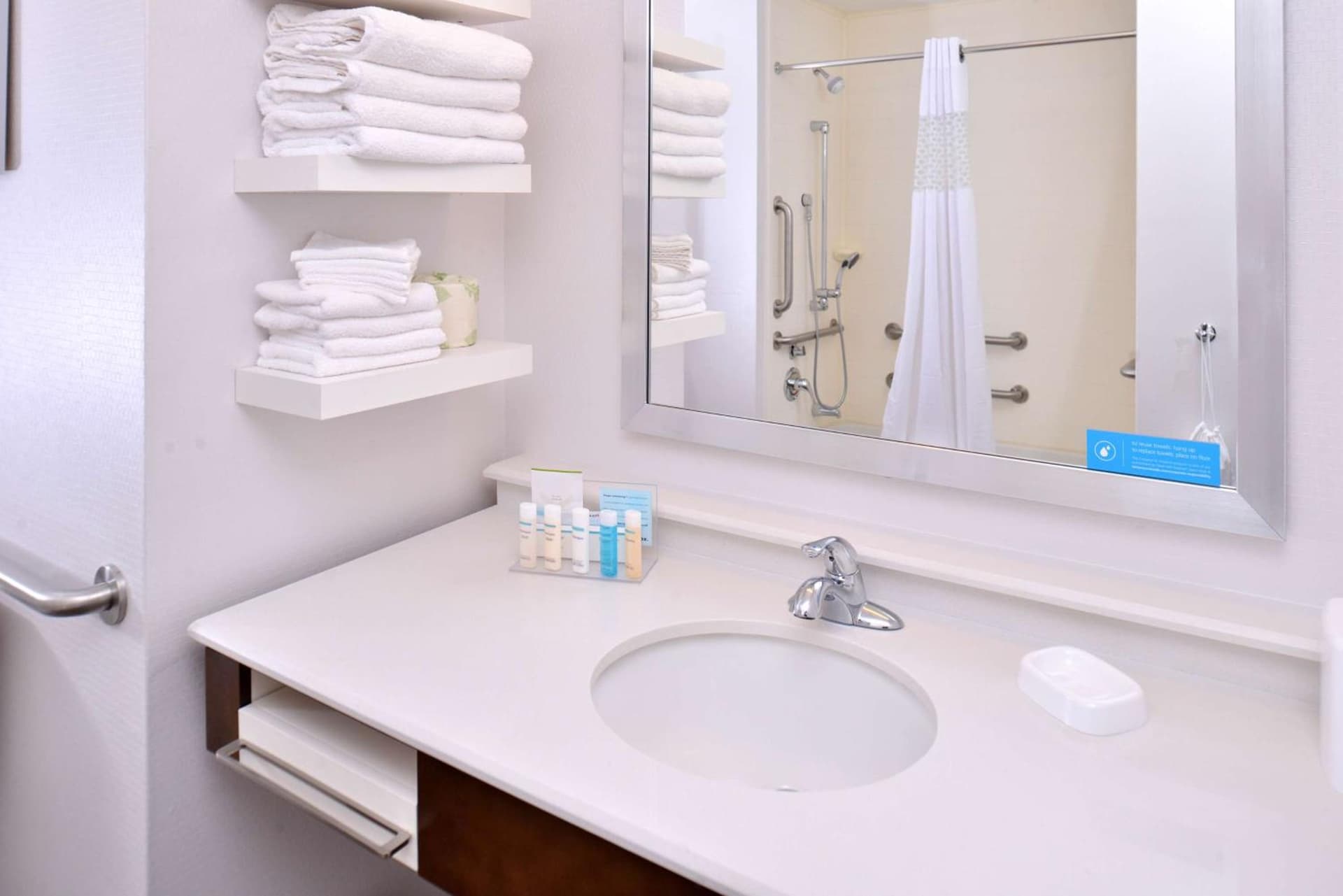 Hampton Inn & Suites Ann Arbor West gallery photo in Ann Arbor, MI — image 10