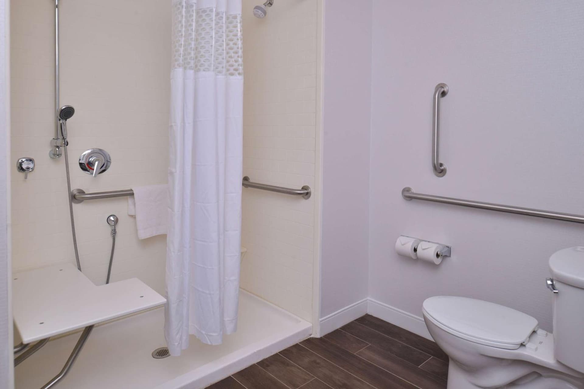 Hampton Inn & Suites Ann Arbor West gallery photo in Ann Arbor, MI — image 9