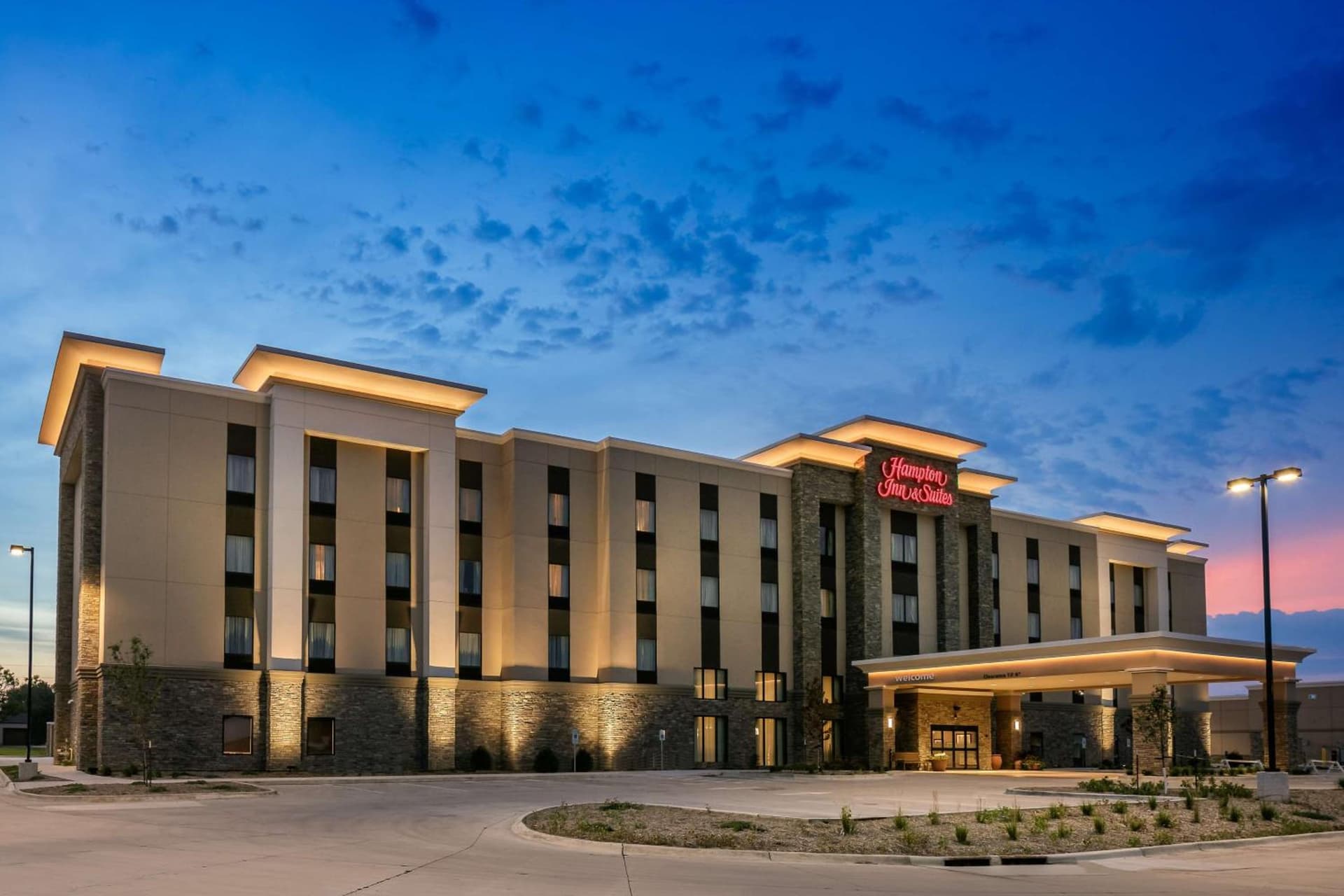 Hampton Inn & Suites Mason City, IA interior in Mason City, IA — gallery photo 2