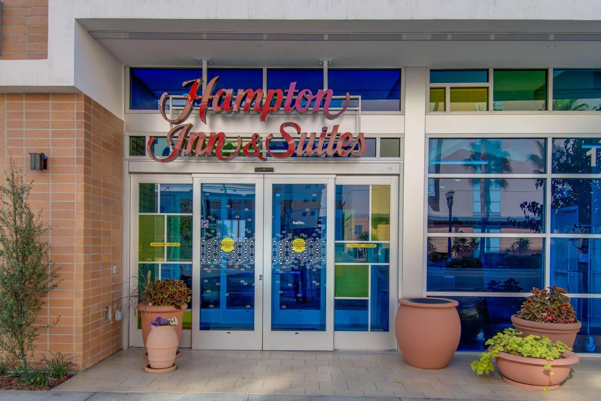 Hampton Inn & Suites Los Angeles - Glendale interior in Glendale, CA — gallery photo 2