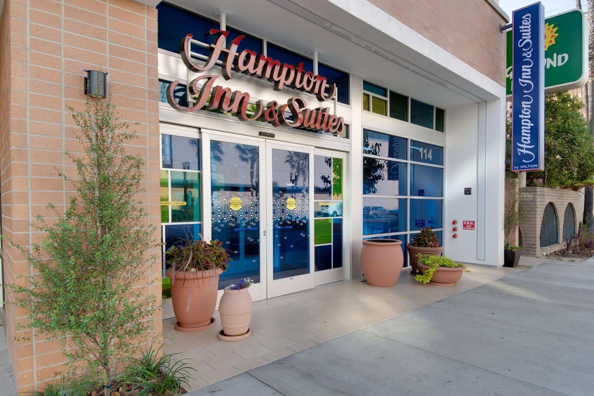Hampton Inn & Suites Los Angeles - Glendale property views in Glendale, CA — gallery photo 3