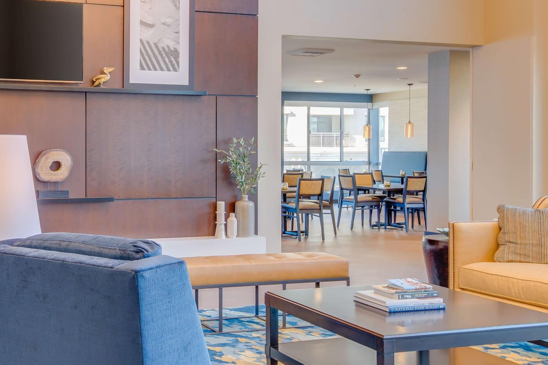 Hampton Inn & Suites Los Angeles - Glendale gallery photo in Glendale, CA — image 55