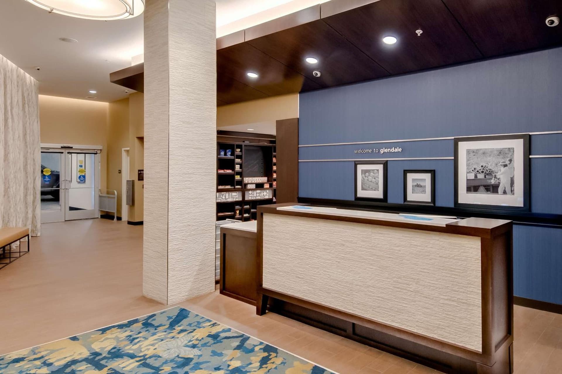 Hampton Inn & Suites Los Angeles - Glendale gallery photo in Glendale, CA — image 17