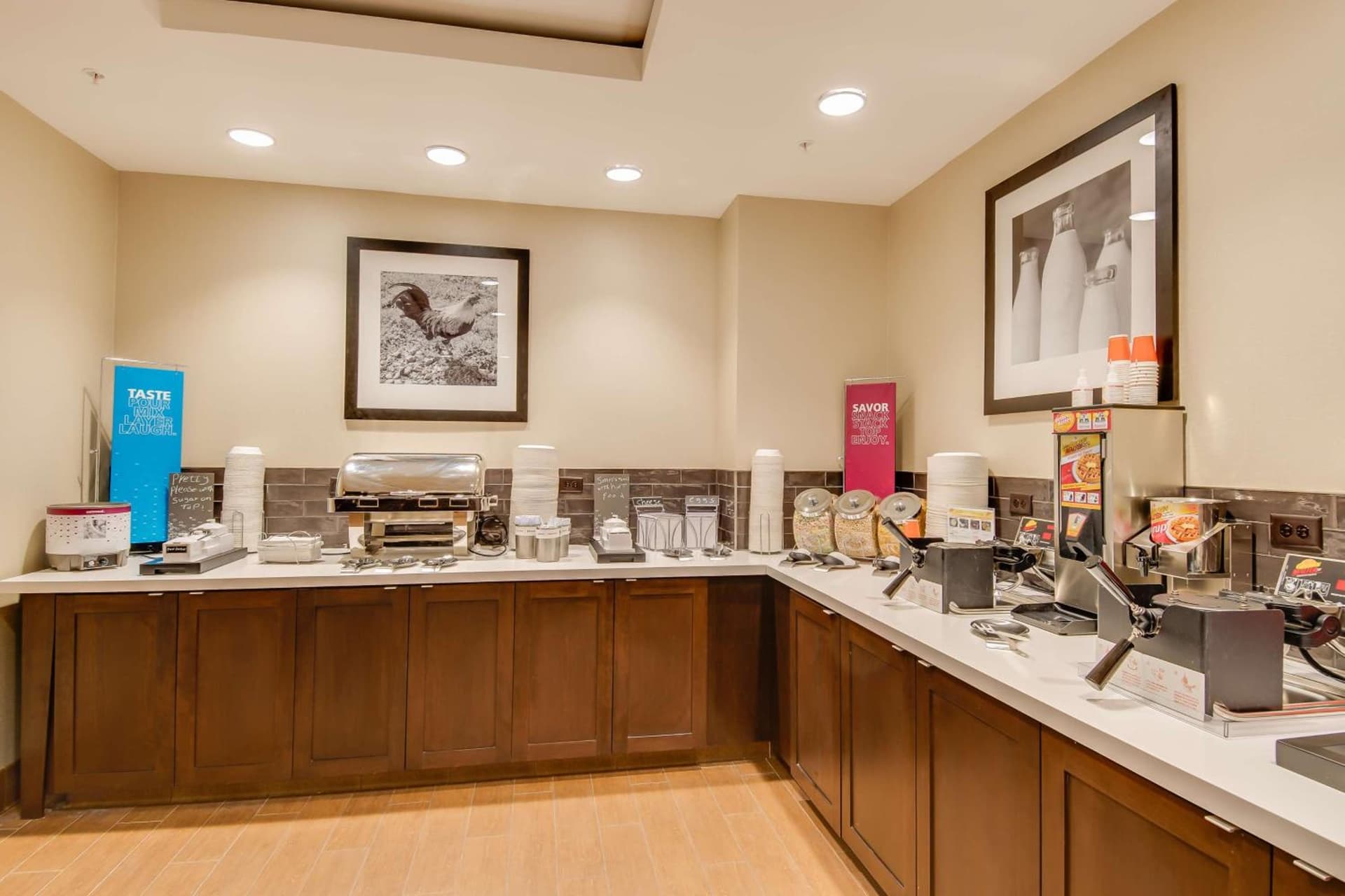 Hampton Inn & Suites Los Angeles - Glendale gallery photo in Glendale, CA — image 44