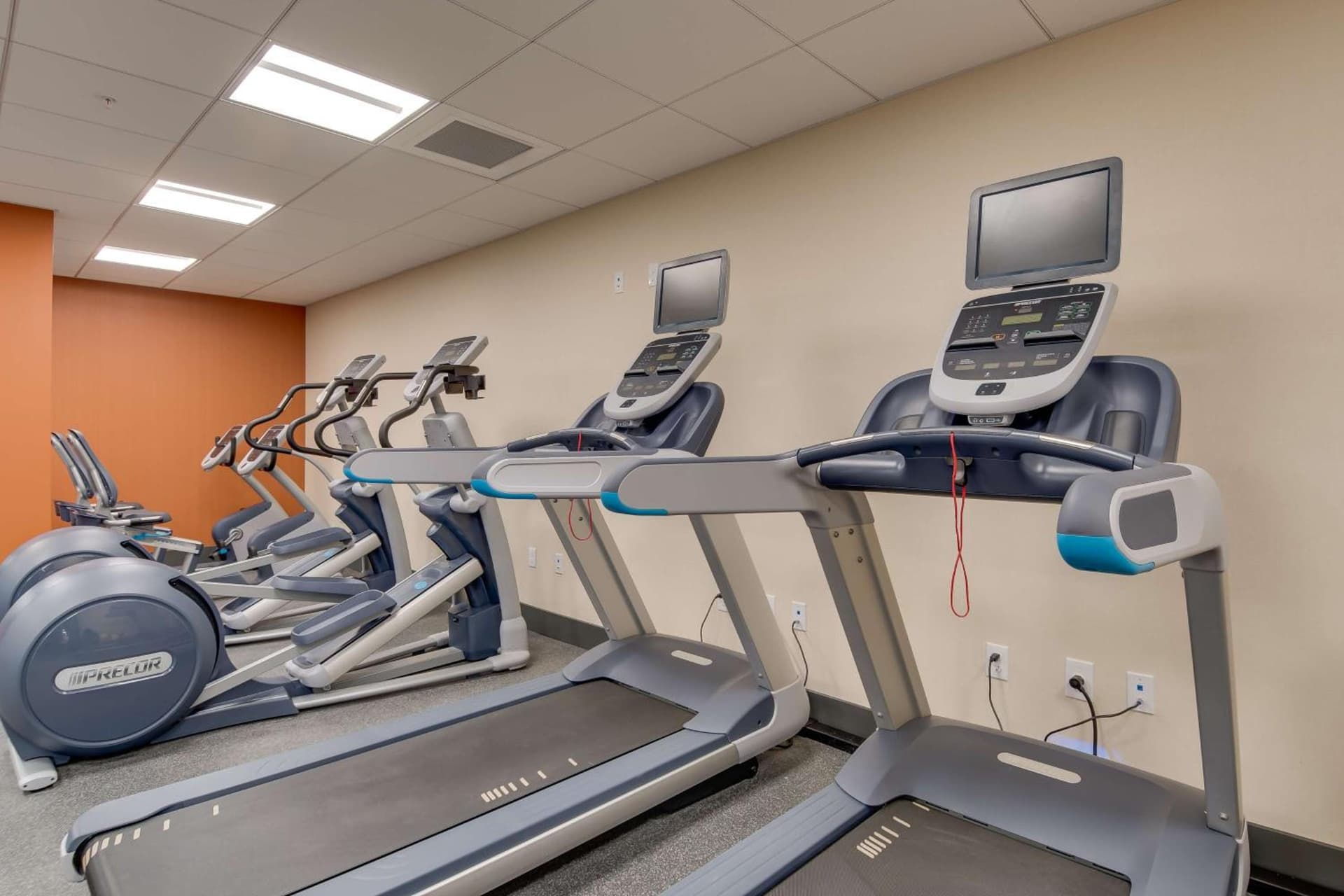 Hampton Inn & Suites Los Angeles - Glendale gallery photo in Glendale, CA — image 14