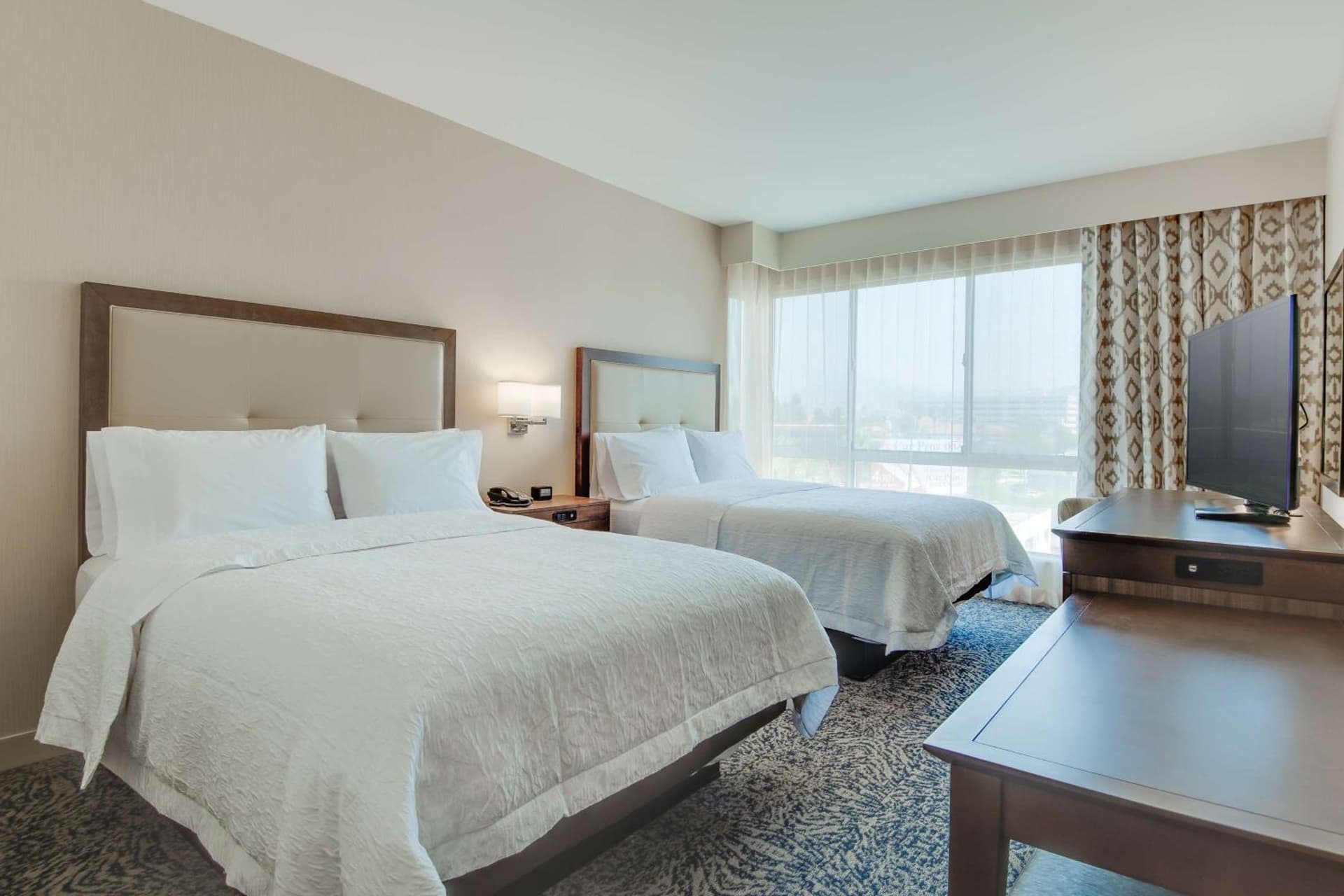 Hampton Inn & Suites Los Angeles - Glendale gallery photo in Glendale, CA — image 60