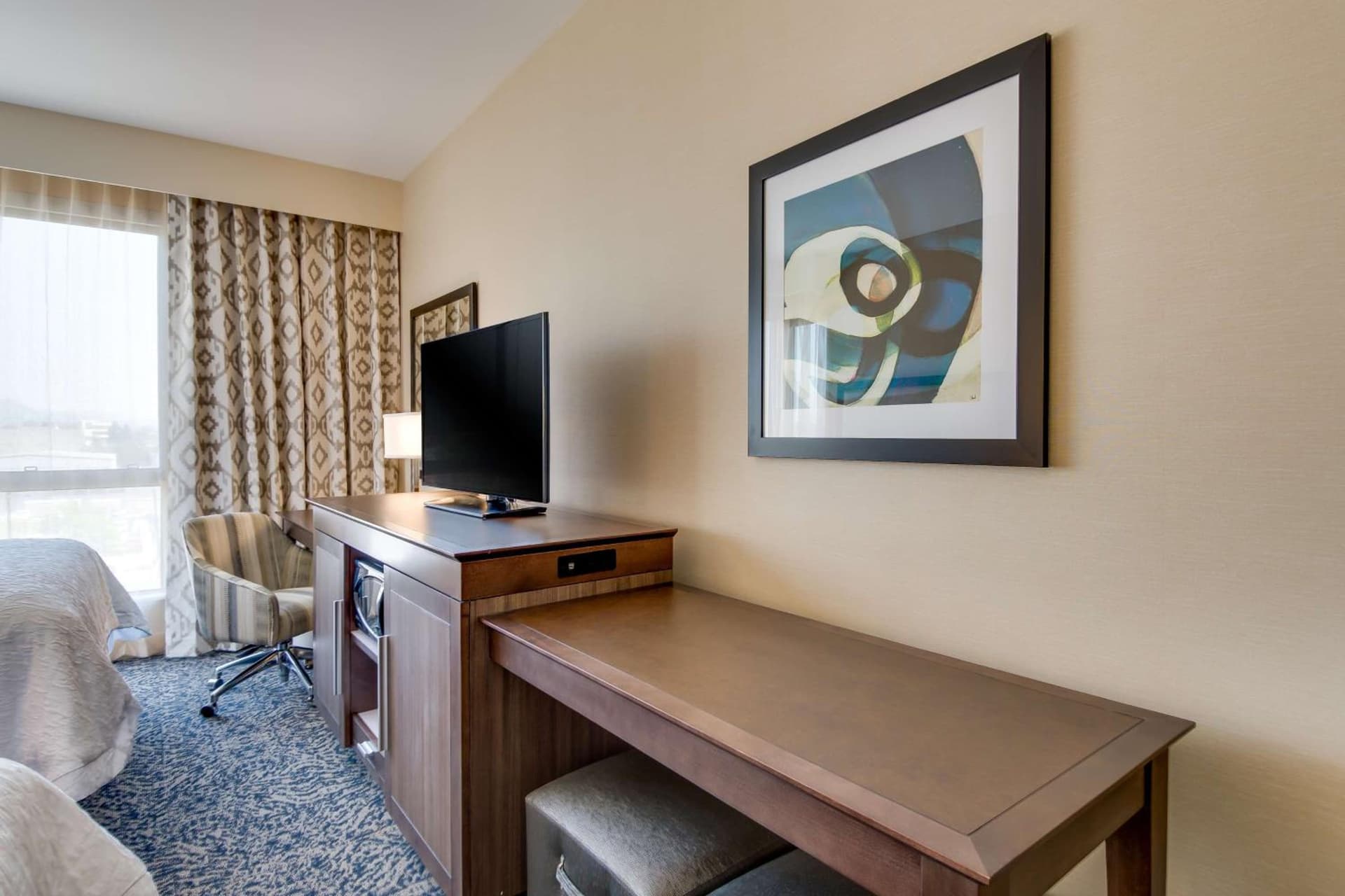 Hampton Inn & Suites Los Angeles - Glendale gallery photo in Glendale, CA — image 61