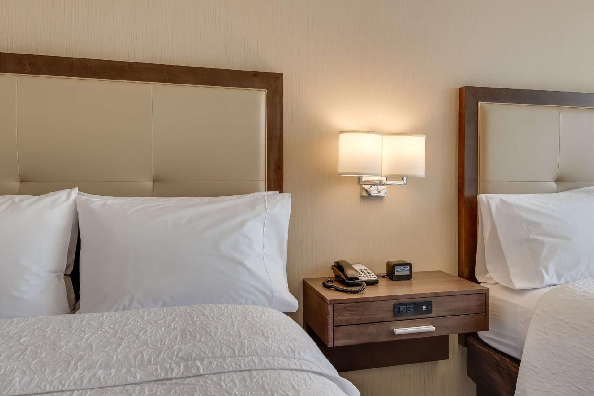 Hampton Inn & Suites Los Angeles - Glendale gallery photo in Glendale, CA — image 56