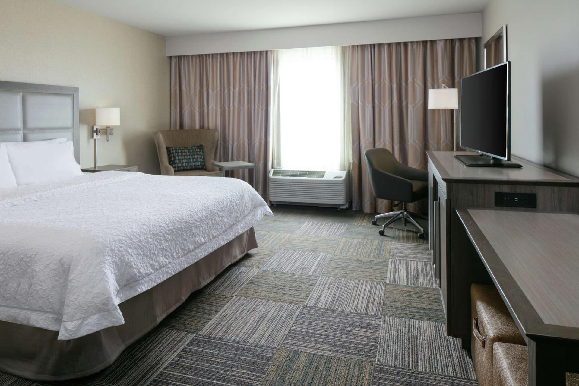 Hampton Inn & Suites-Hudson Wisconsin gallery photo in Hudson, WI — image 9
