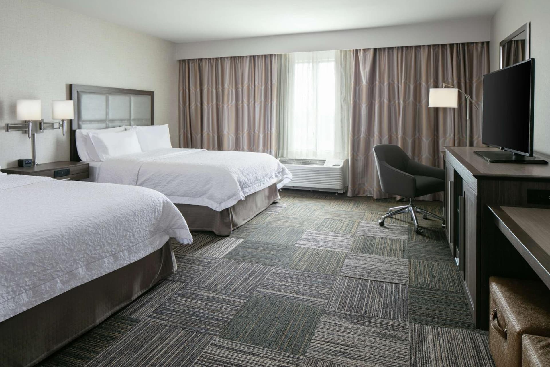 Hampton Inn & Suites-Hudson Wisconsin gallery photo in Hudson, WI — image 36