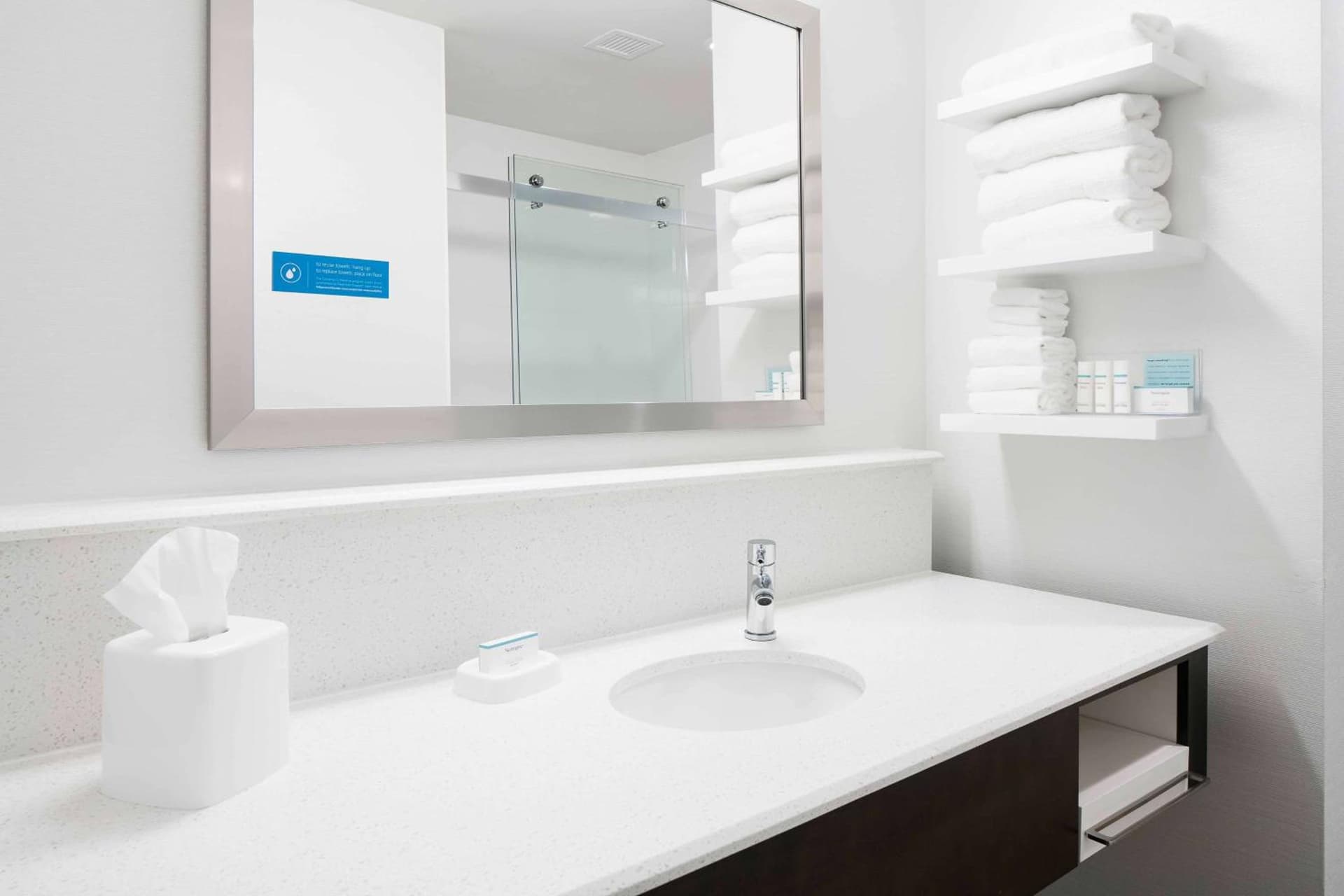 Hampton Inn & Suites-Hudson Wisconsin gallery photo in Hudson, WI — image 14