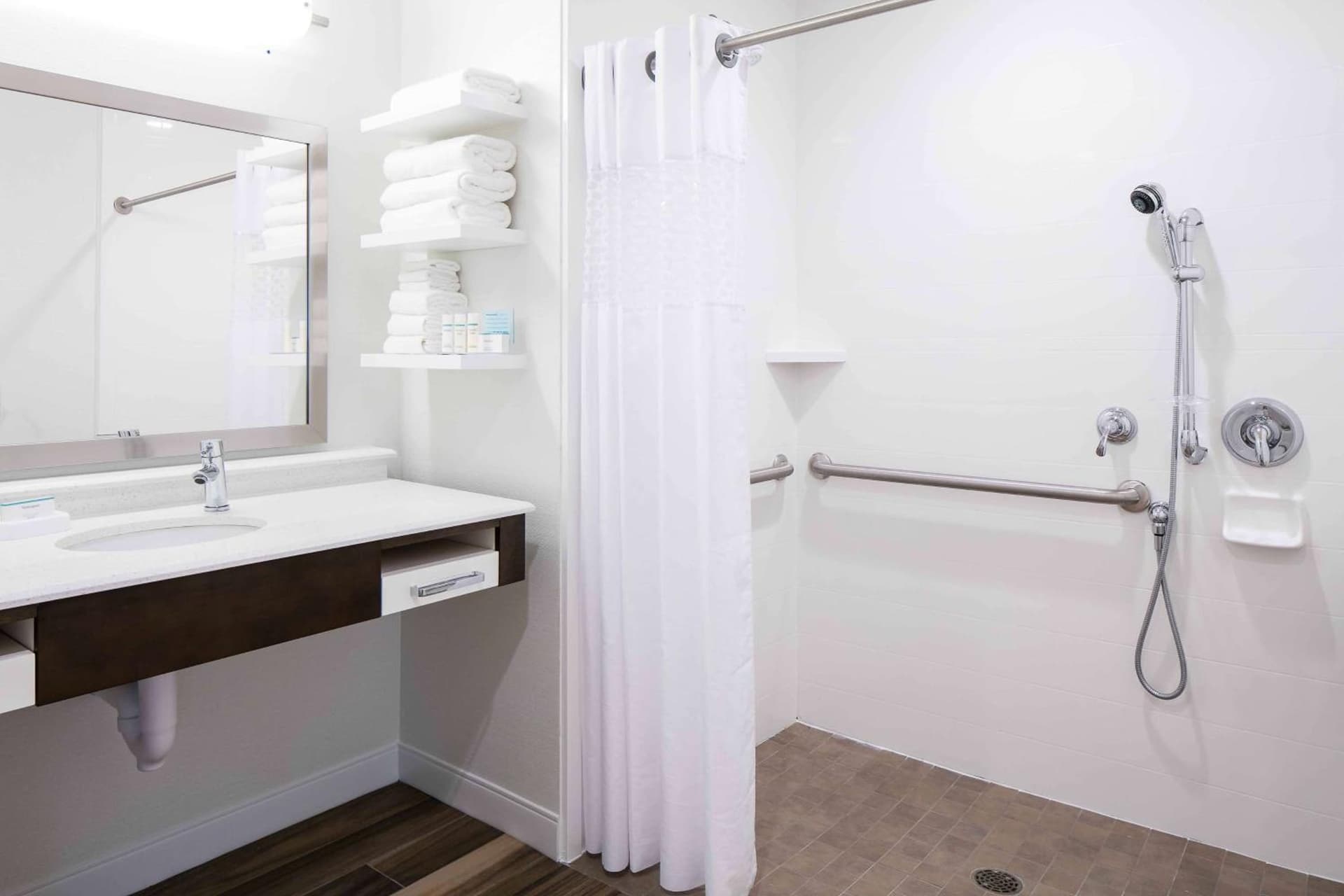 Hampton Inn & Suites-Hudson Wisconsin gallery photo in Hudson, WI — image 16