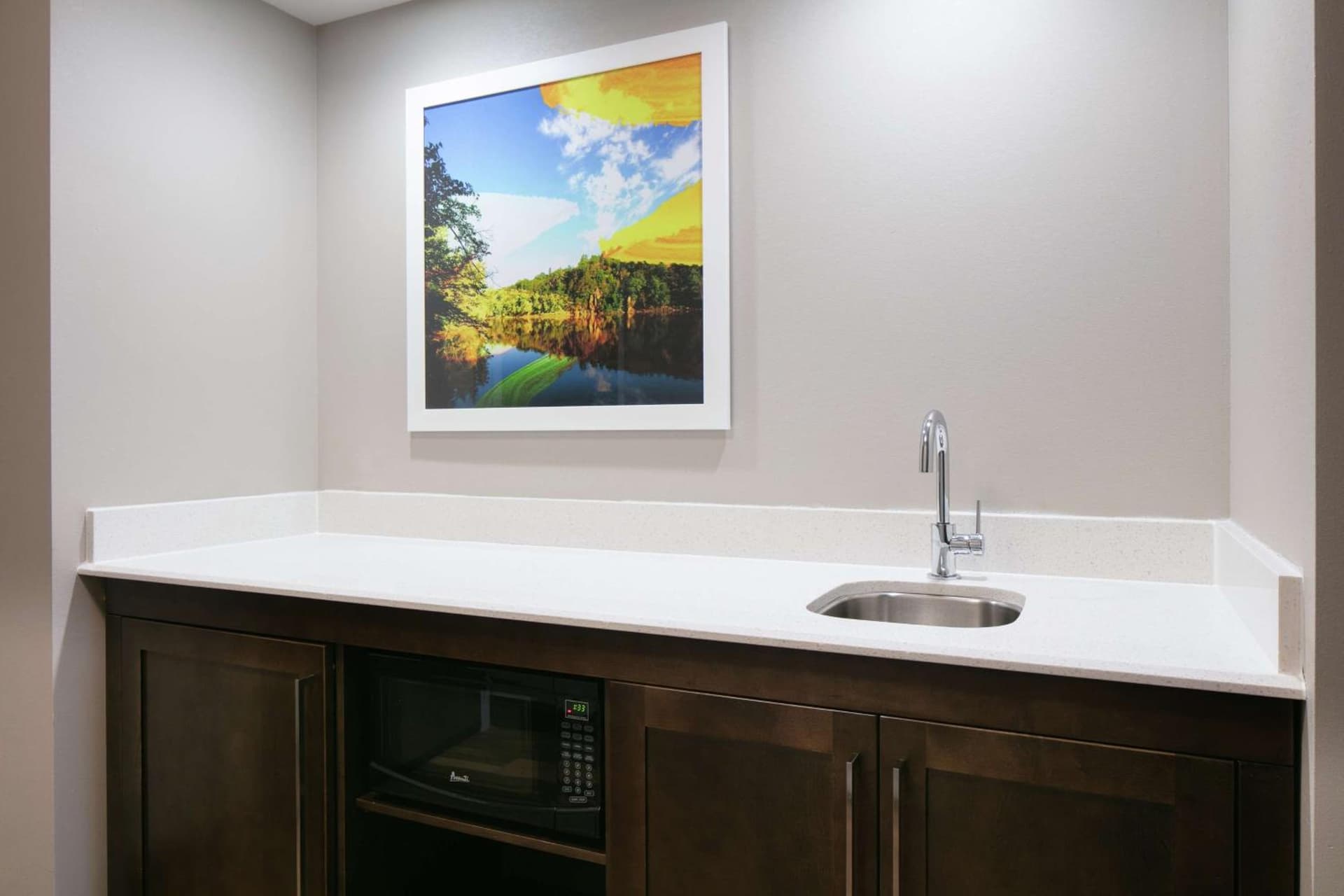Hampton Inn & Suites-Hudson Wisconsin interior in Hudson, WI — gallery photo 2