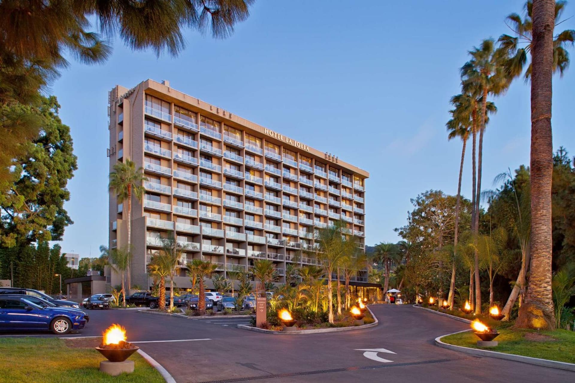 Hotel La Jolla, Curio Collection by Hilton interior in San Diego, CA — gallery photo 2