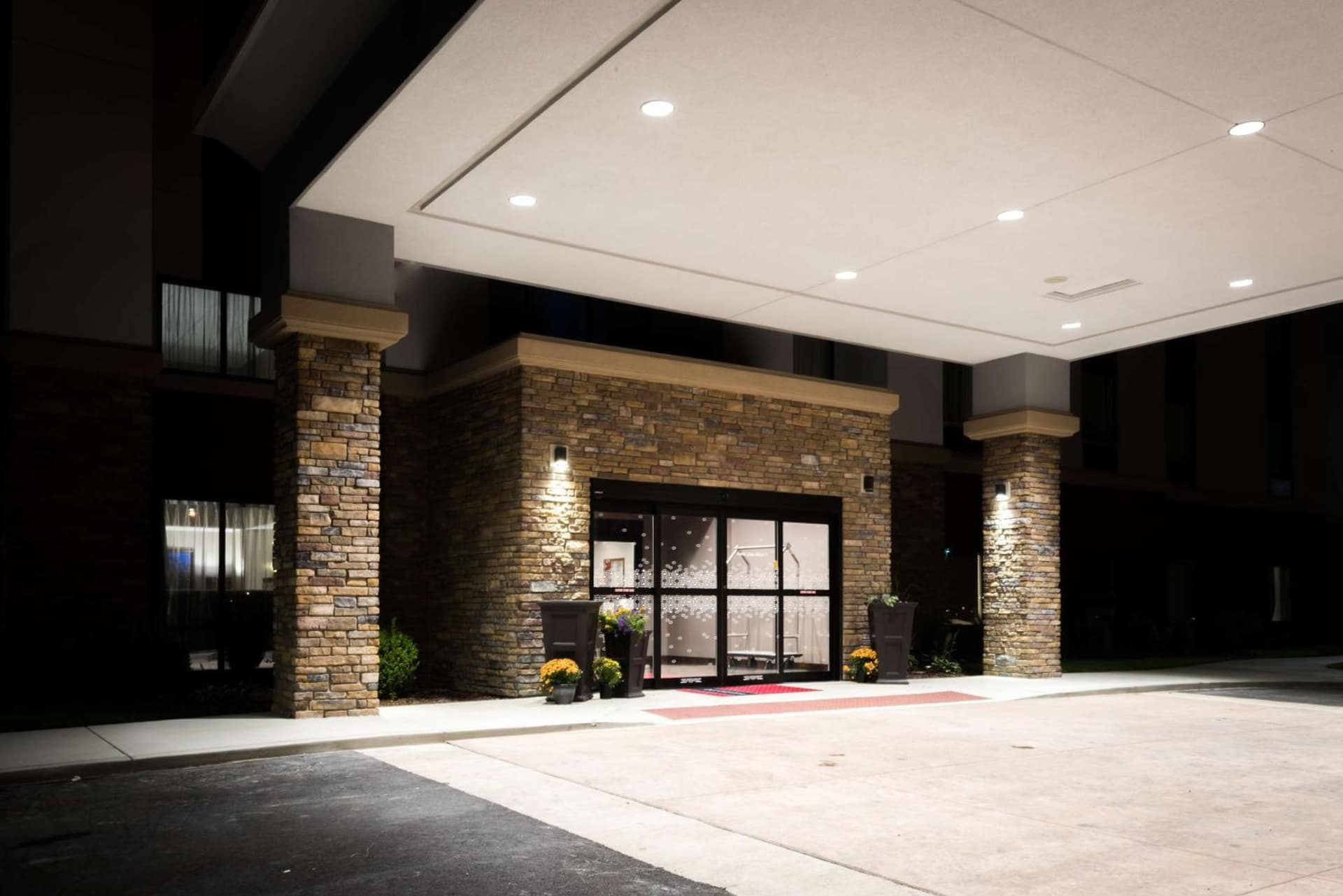 Hampton Inn & Suites By Hilton Hammond, In interior in Hammond, IN — gallery photo 2