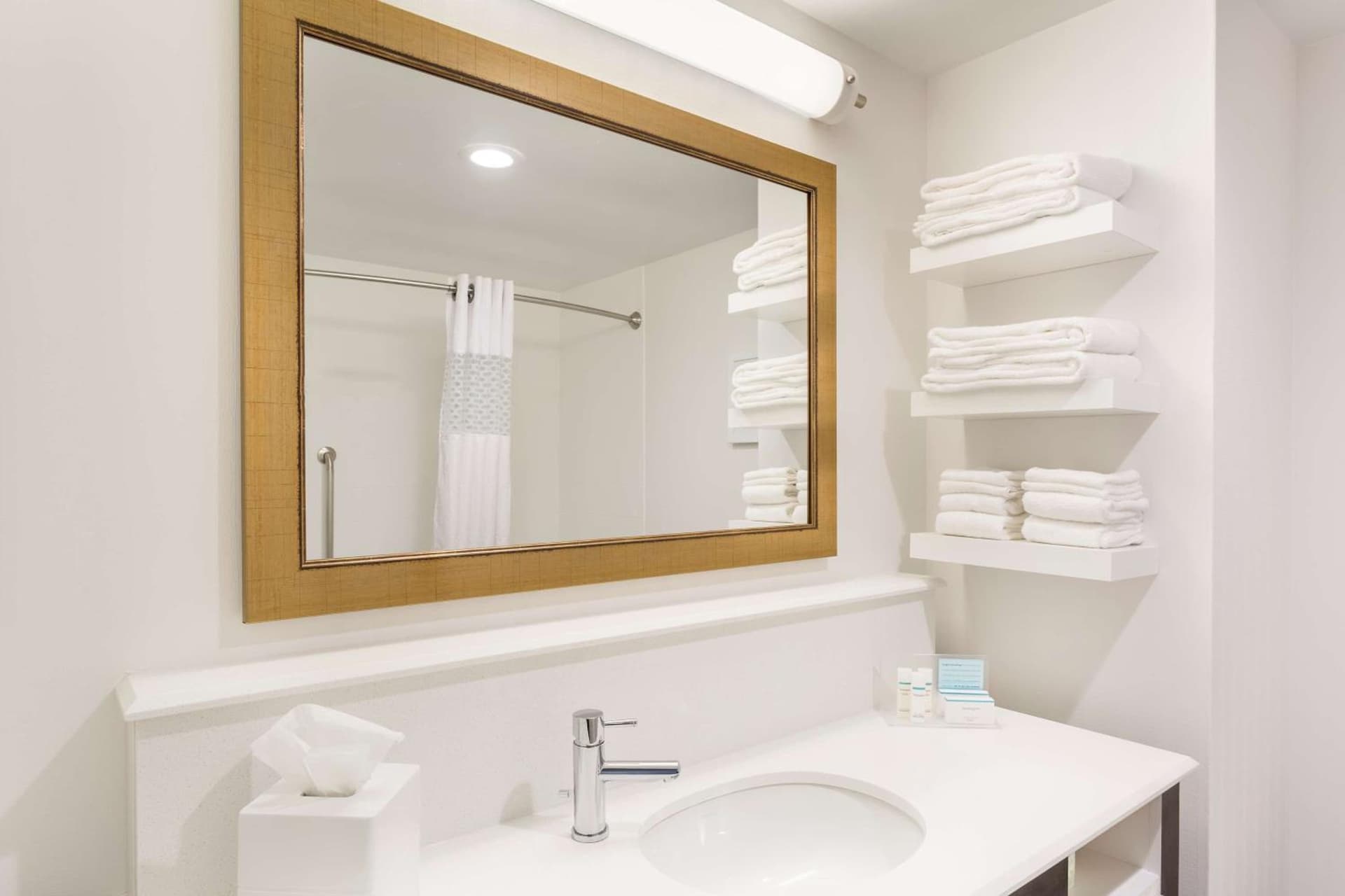 Hampton Inn & Suites Newport/Cincinnati, KY gallery photo in Newport, KY — image 22