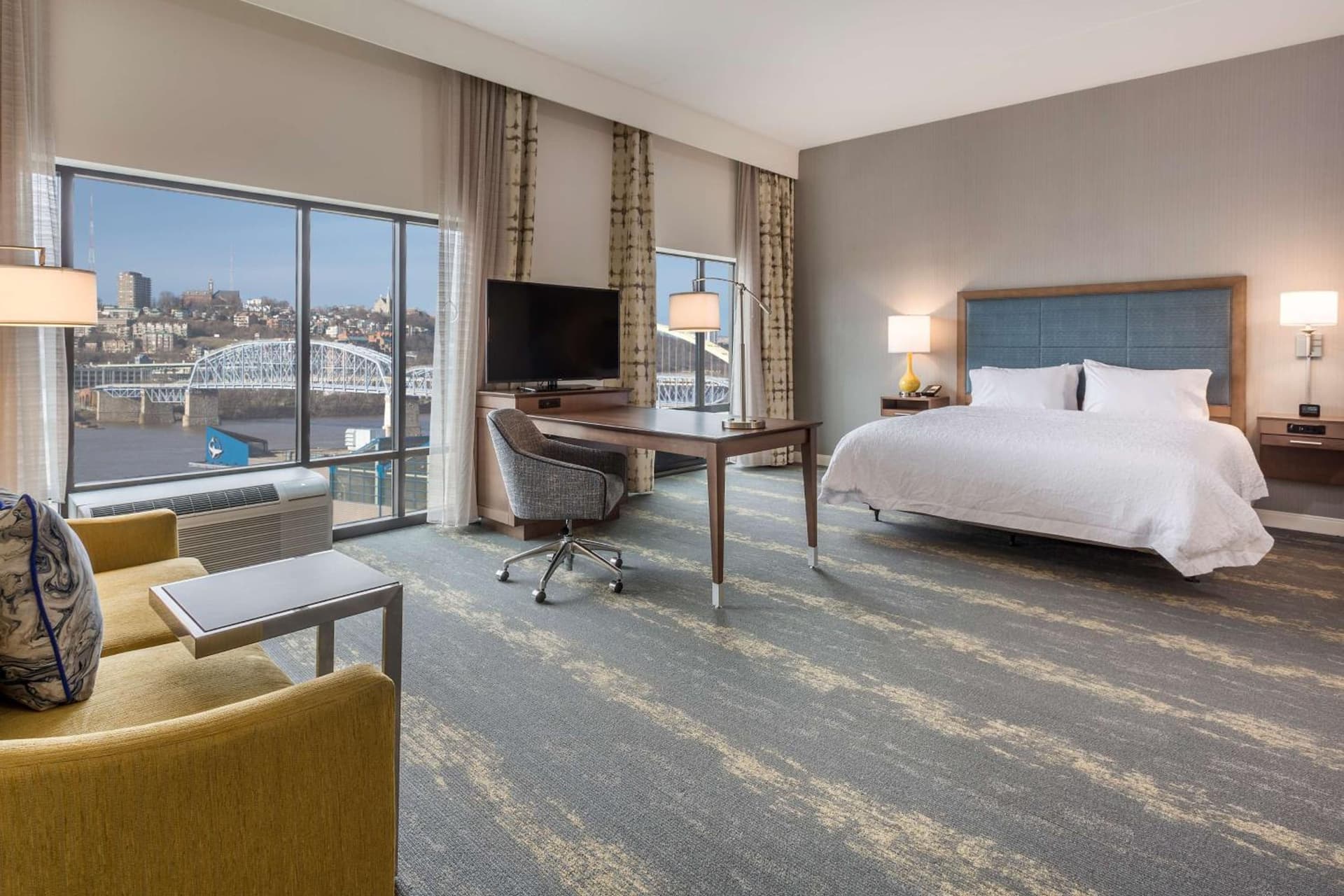 Hampton Inn & Suites Newport/Cincinnati, KY gallery photo in Newport, KY — image 16