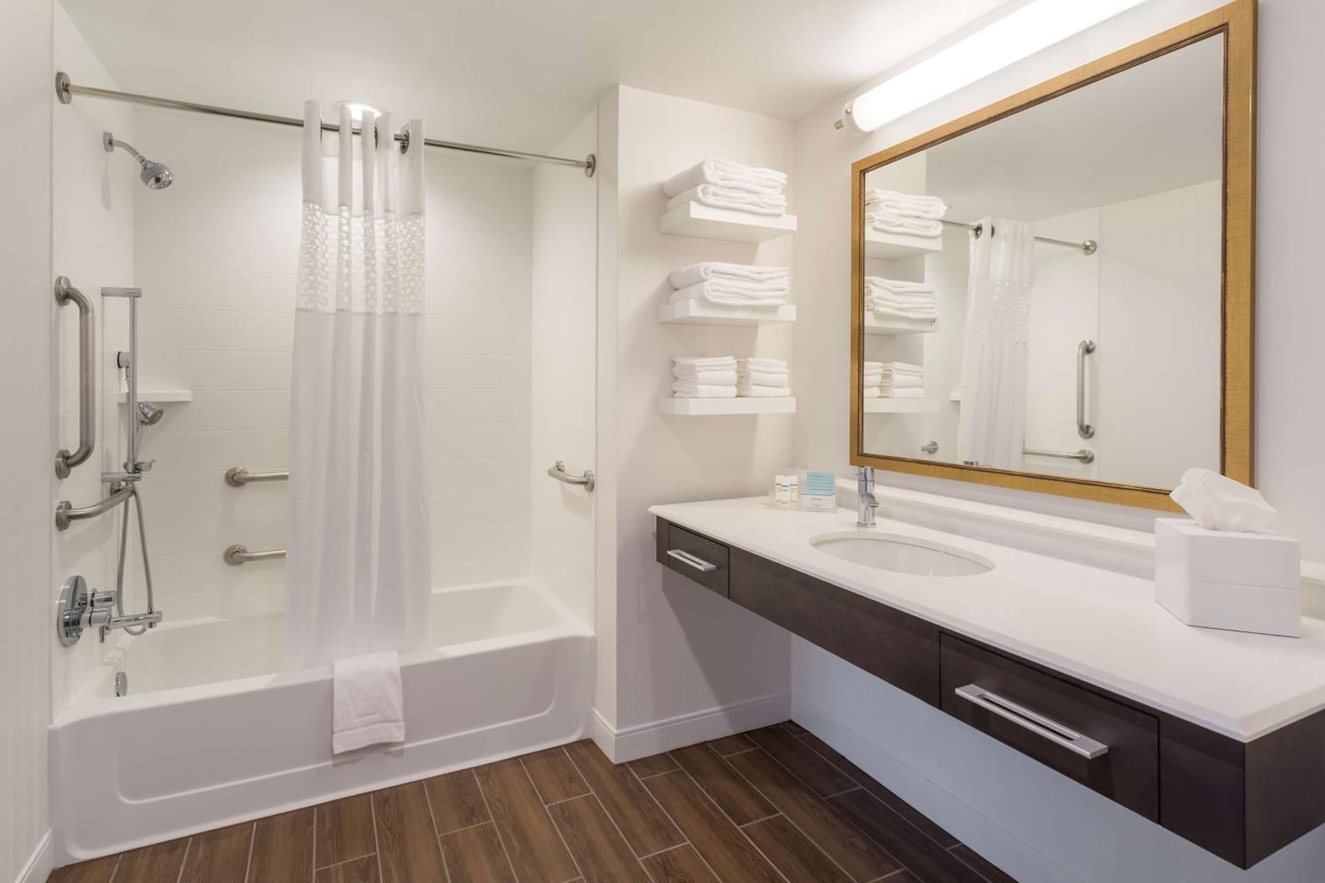 Hampton Inn & Suites Newport/Cincinnati, KY gallery photo in Newport, KY — image 19