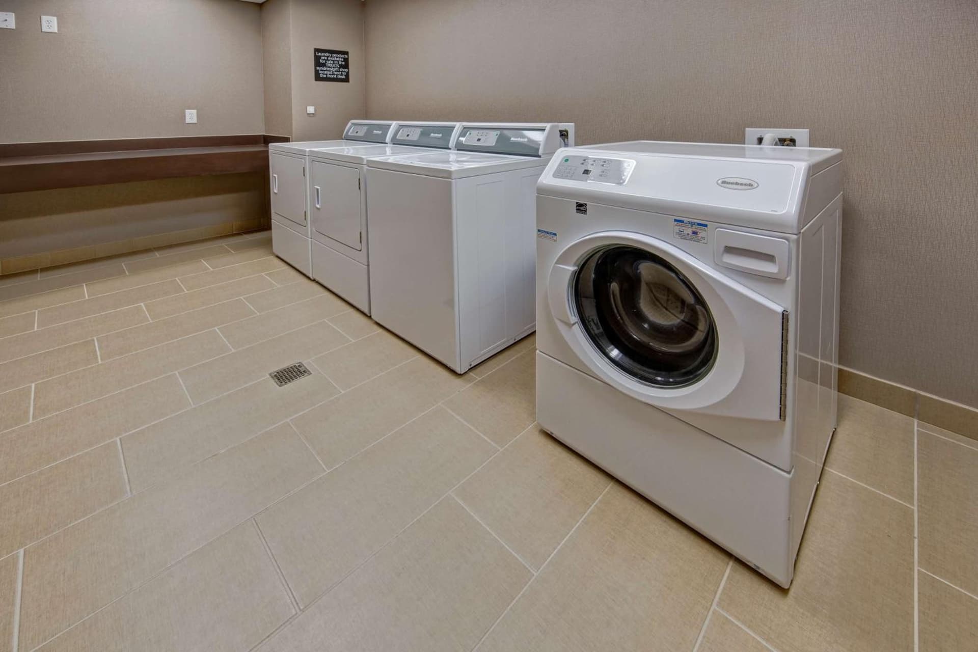 Hampton Inn & Suites By Hilton Nashville Hendersonville Tn property views in Hendersonville, TN — gallery photo 3