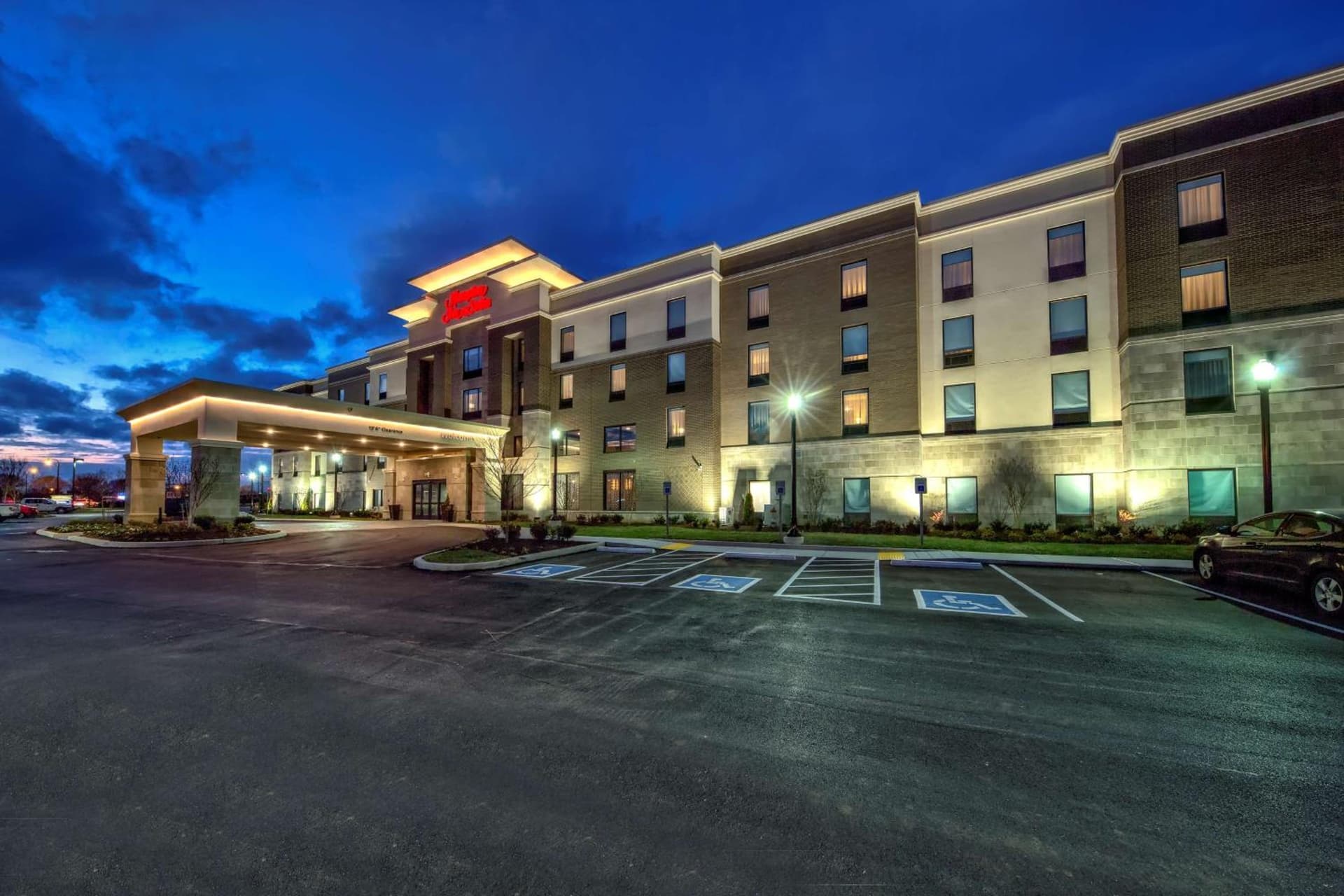 Hampton Inn & Suites By Hilton Nashville Hendersonville Tn featured exterior or lobby in Hendersonville, TN — similar hotel
