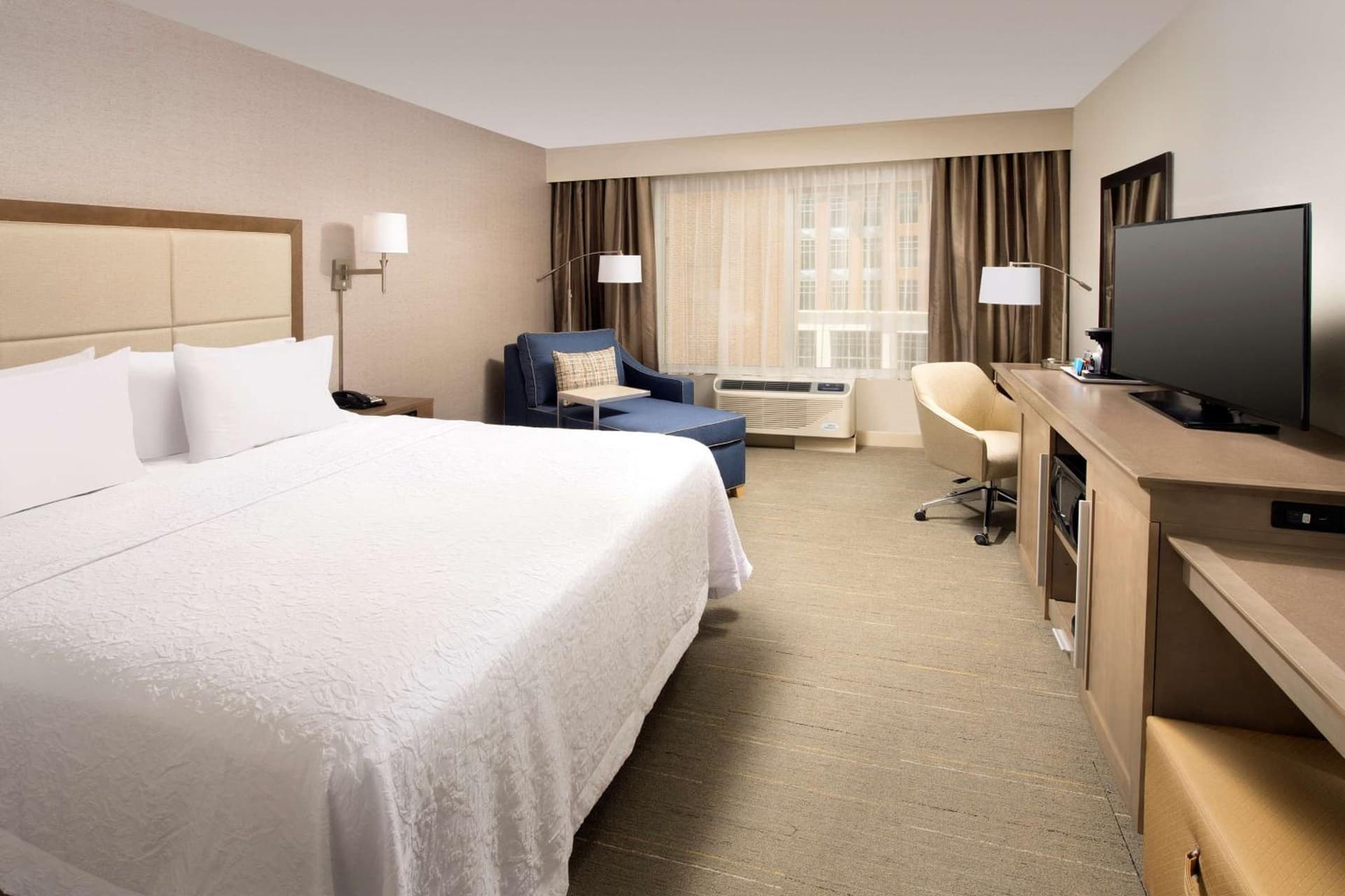 Hampton Inn Wilmington Downtown gallery photo in Wilmington, NC — image 4
