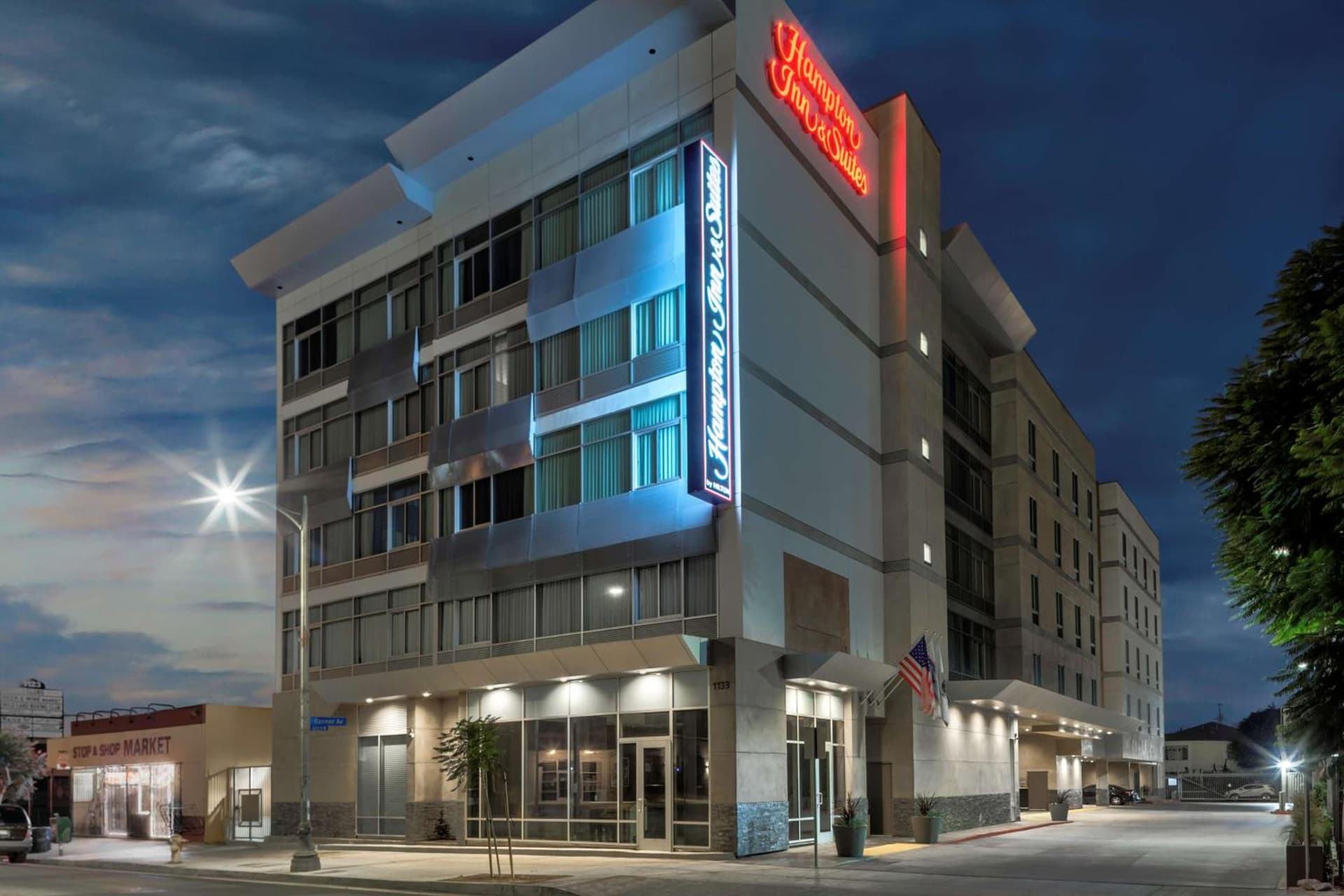 Hampton Inn & Suites Los Angeles/Hollywood, CA interior in Los Angeles, CA — gallery photo 2