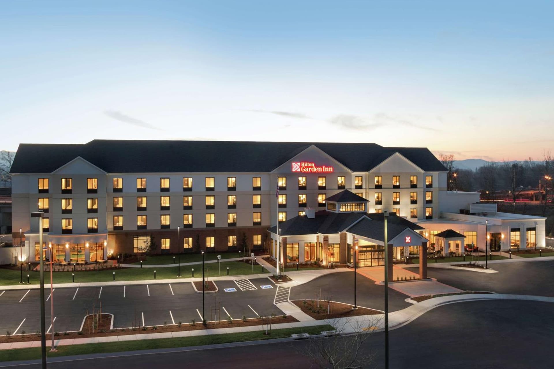 Hilton Garden Inn Medford interior in Medford, OR — gallery photo 2