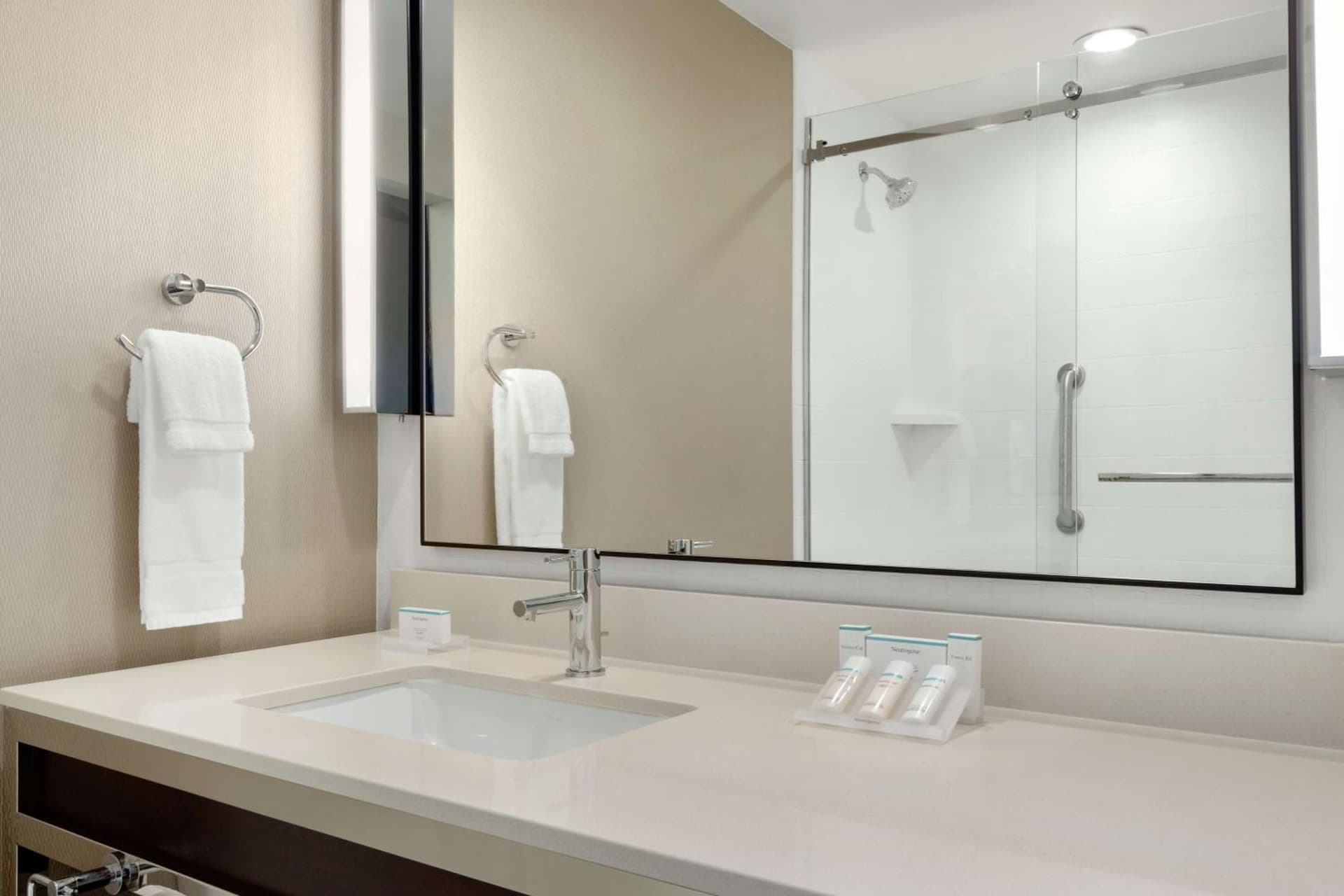 Hilton Garden Inn Medford interior in Medford, OR — gallery photo 2