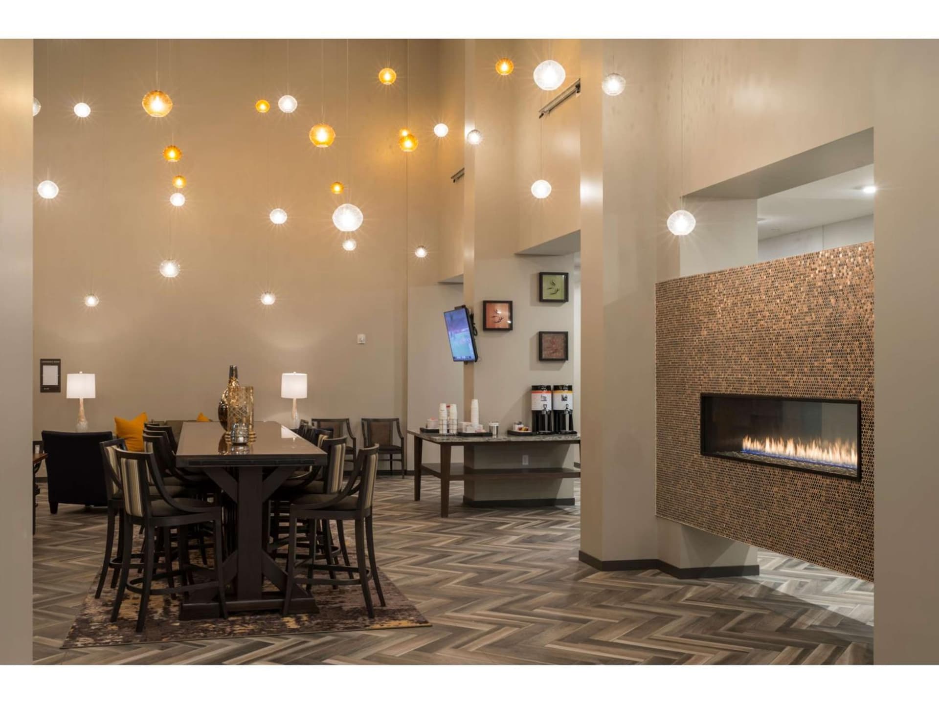 Hampton Inn and Suites Minneapolis University Area, MN property views in Minneapolis, MN — gallery photo 3