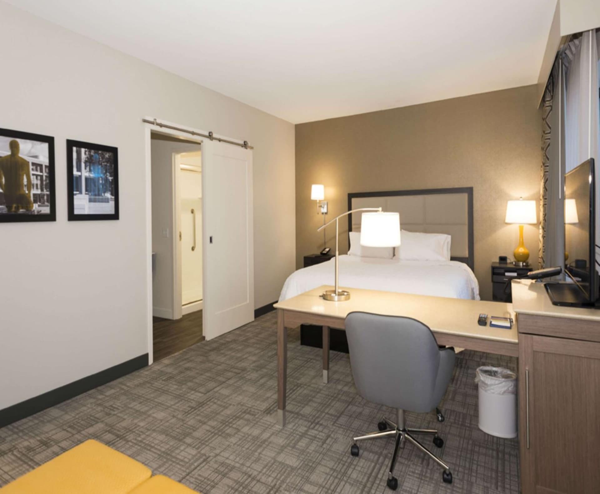Hampton Inn and Suites Minneapolis University Area, MN gallery photo in Minneapolis, MN — image 23