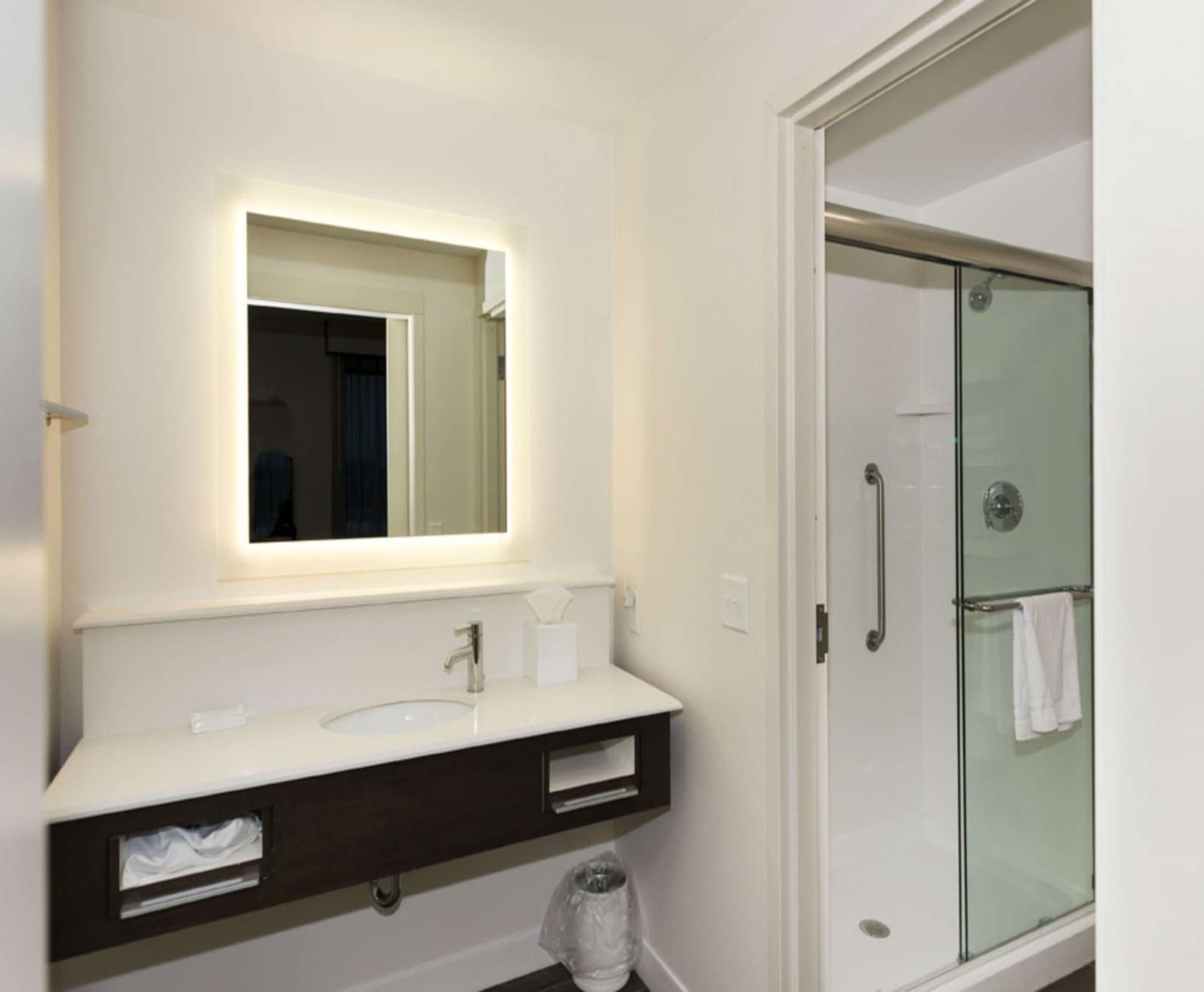 Hampton Inn and Suites Minneapolis University Area, MN gallery photo in Minneapolis, MN — image 9