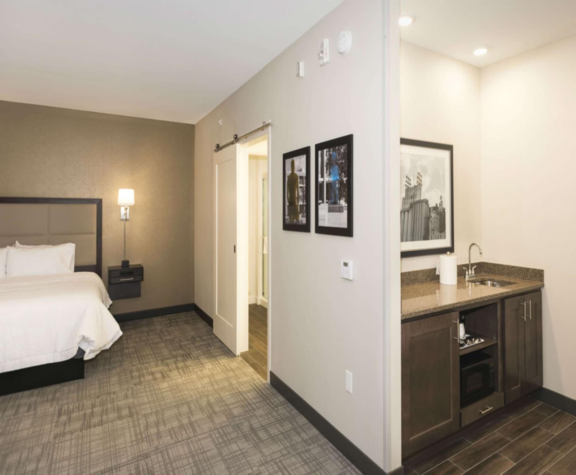 Hampton Inn and Suites Minneapolis University Area, MN gallery photo in Minneapolis, MN — image 16