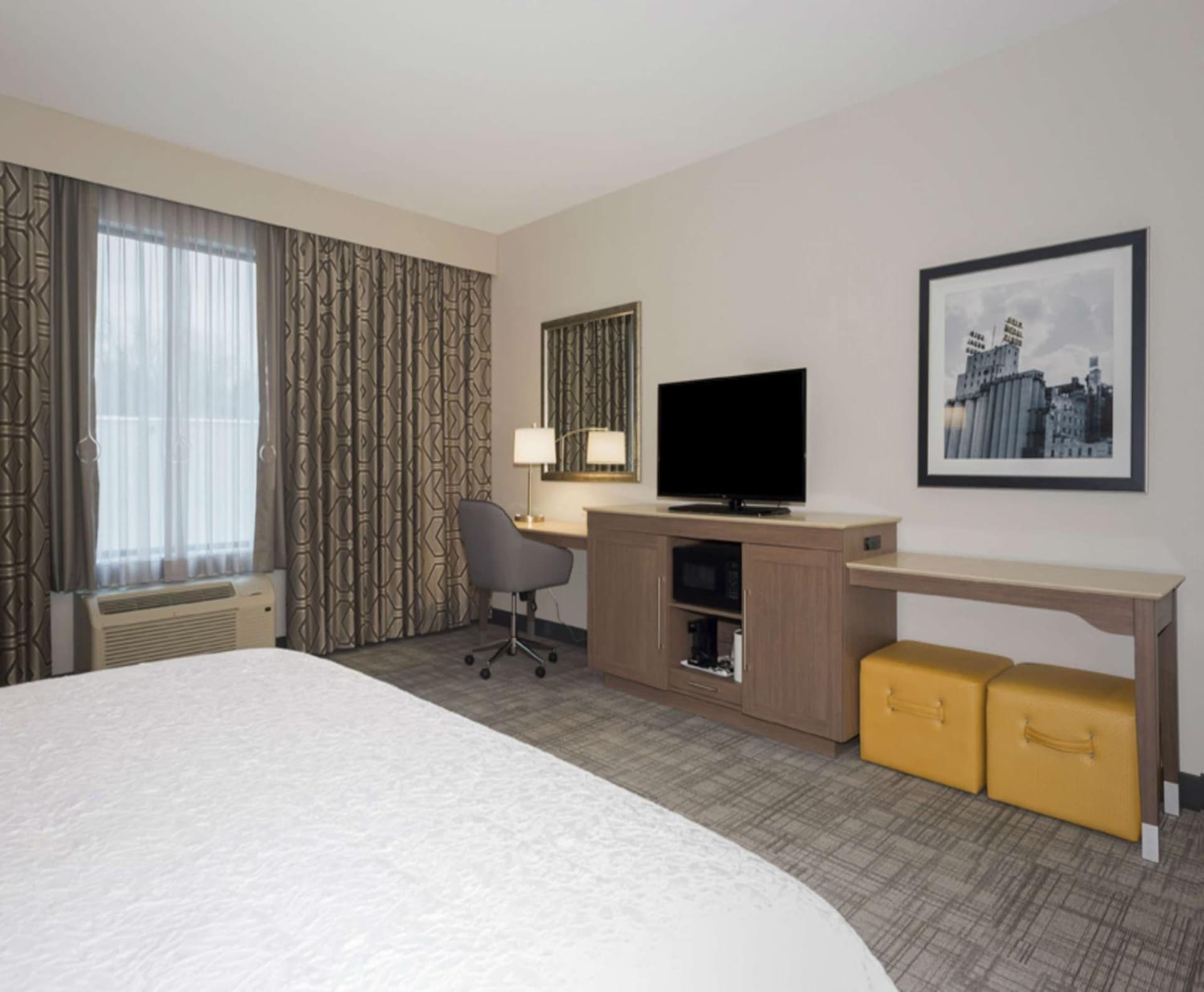 Hampton Inn and Suites Minneapolis University Area, MN gallery photo in Minneapolis, MN — image 20