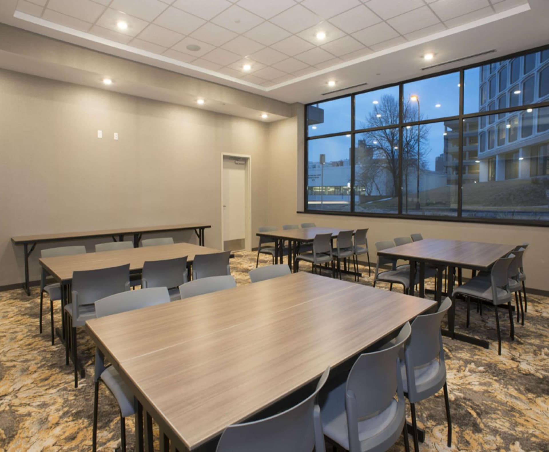 Hampton Inn and Suites Minneapolis University Area, MN gallery photo in Minneapolis, MN — image 4