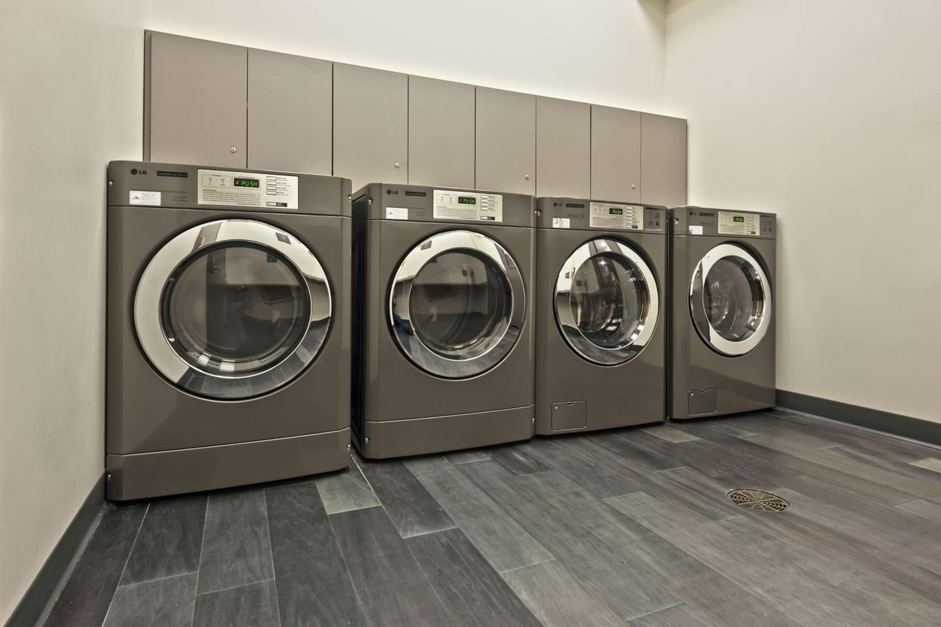 Hampton Inn and Suites Minneapolis University Area, MN gallery photo in Minneapolis, MN — image 19