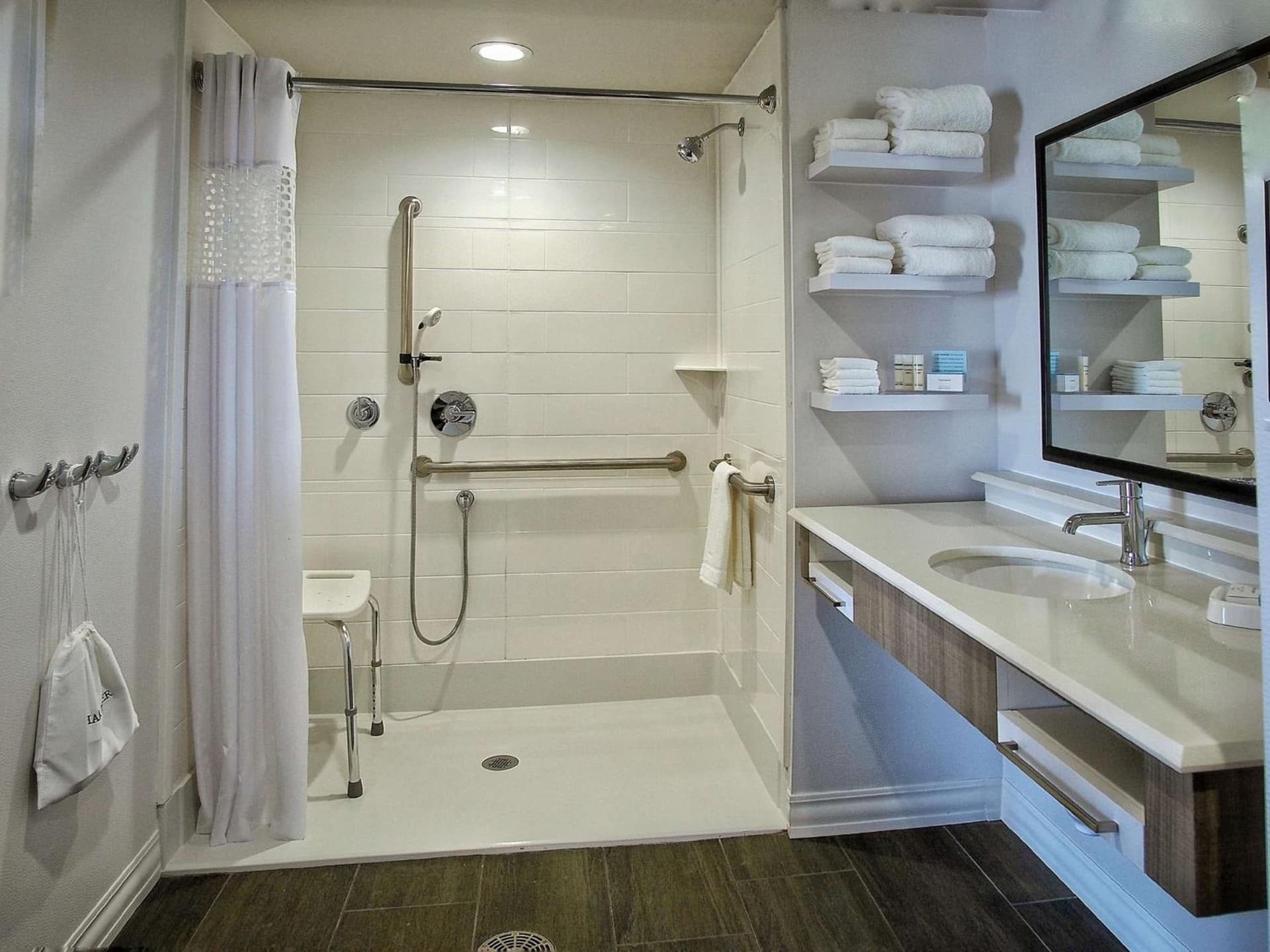 Hampton Inn & Suites-Moore gallery photo in Moore, OK — image 25