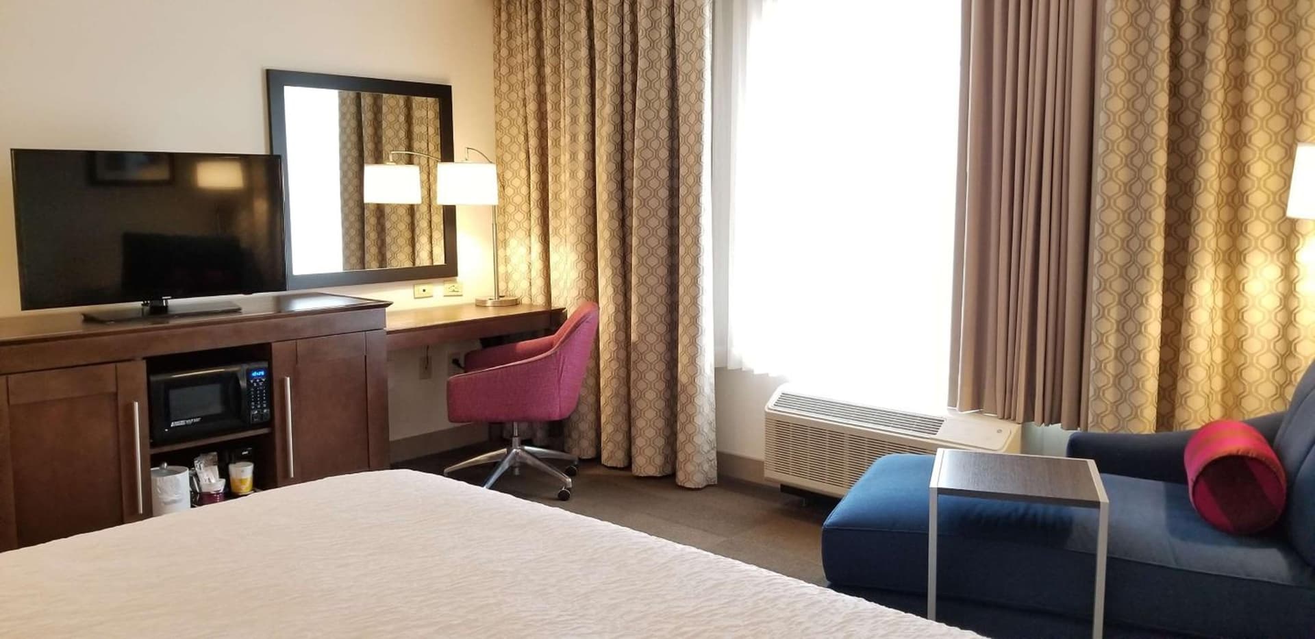 Hampton Inn by Hilton New Paltz, NY interior in New Paltz, NY — gallery photo 2