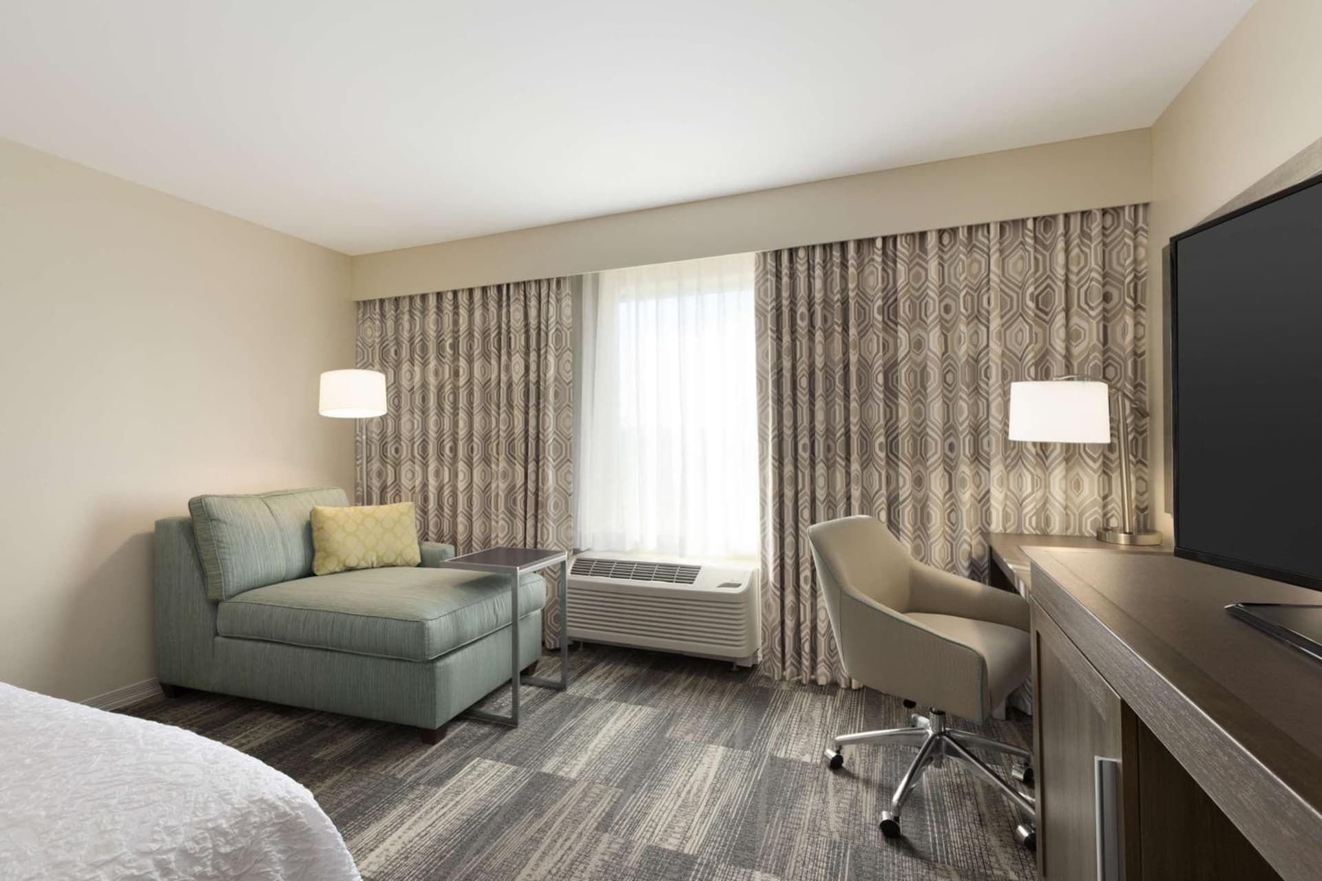 Hampton Inn & Suites Niles/Warren, OH gallery photo in Niles, OH — image 16